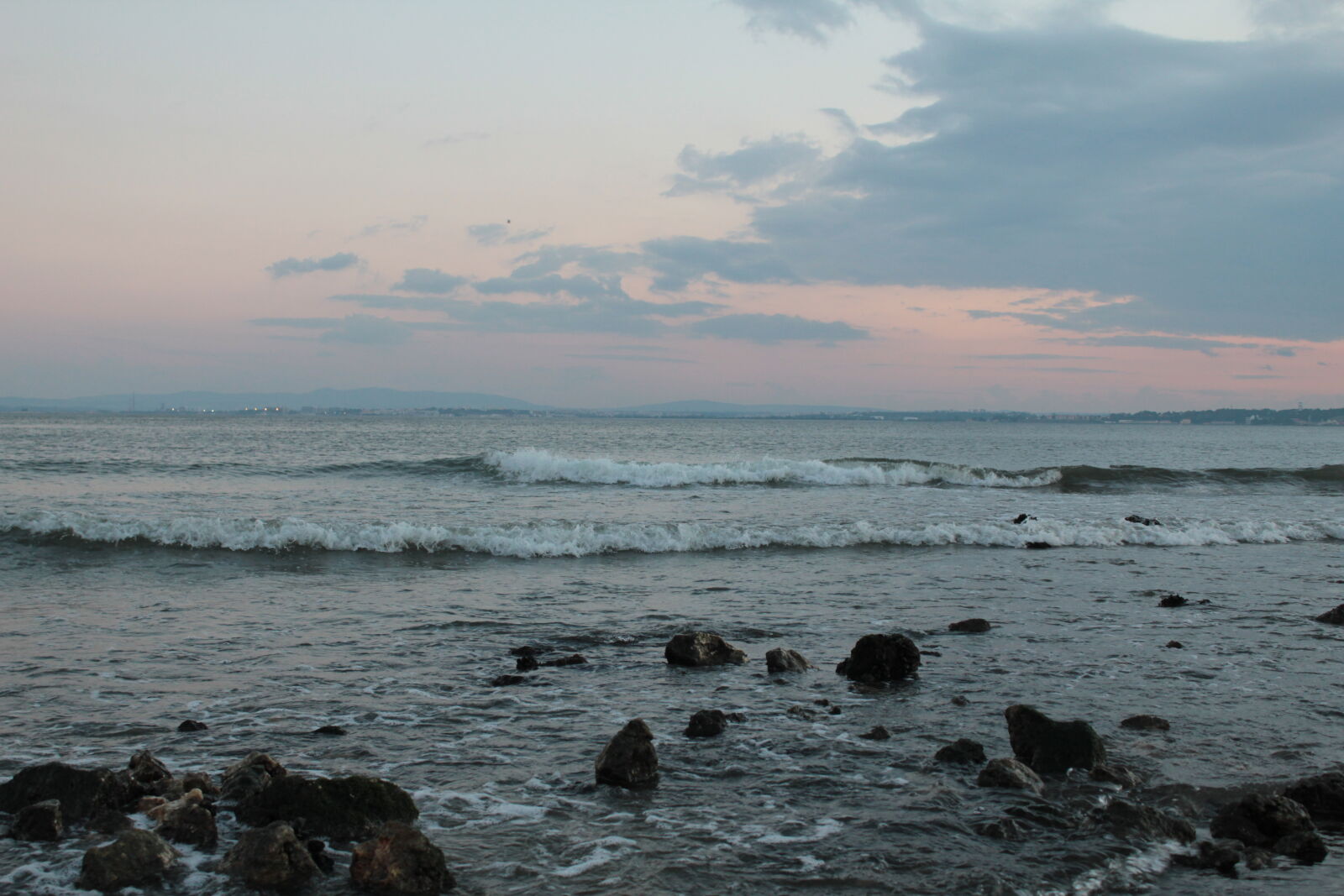 Canon EOS 550D (EOS Rebel T2i / EOS Kiss X4) sample photo. River, rocks, water, waves photography
