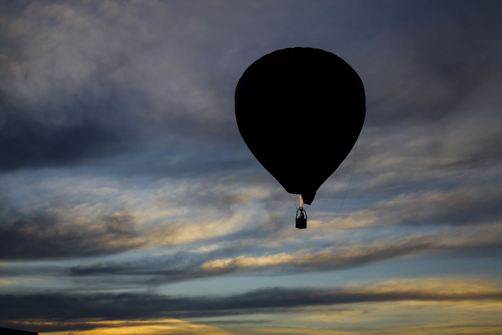 Canon EOS 7D + Canon EF 17-40mm F4L USM sample photo. Eventide, hot air ballooning photography