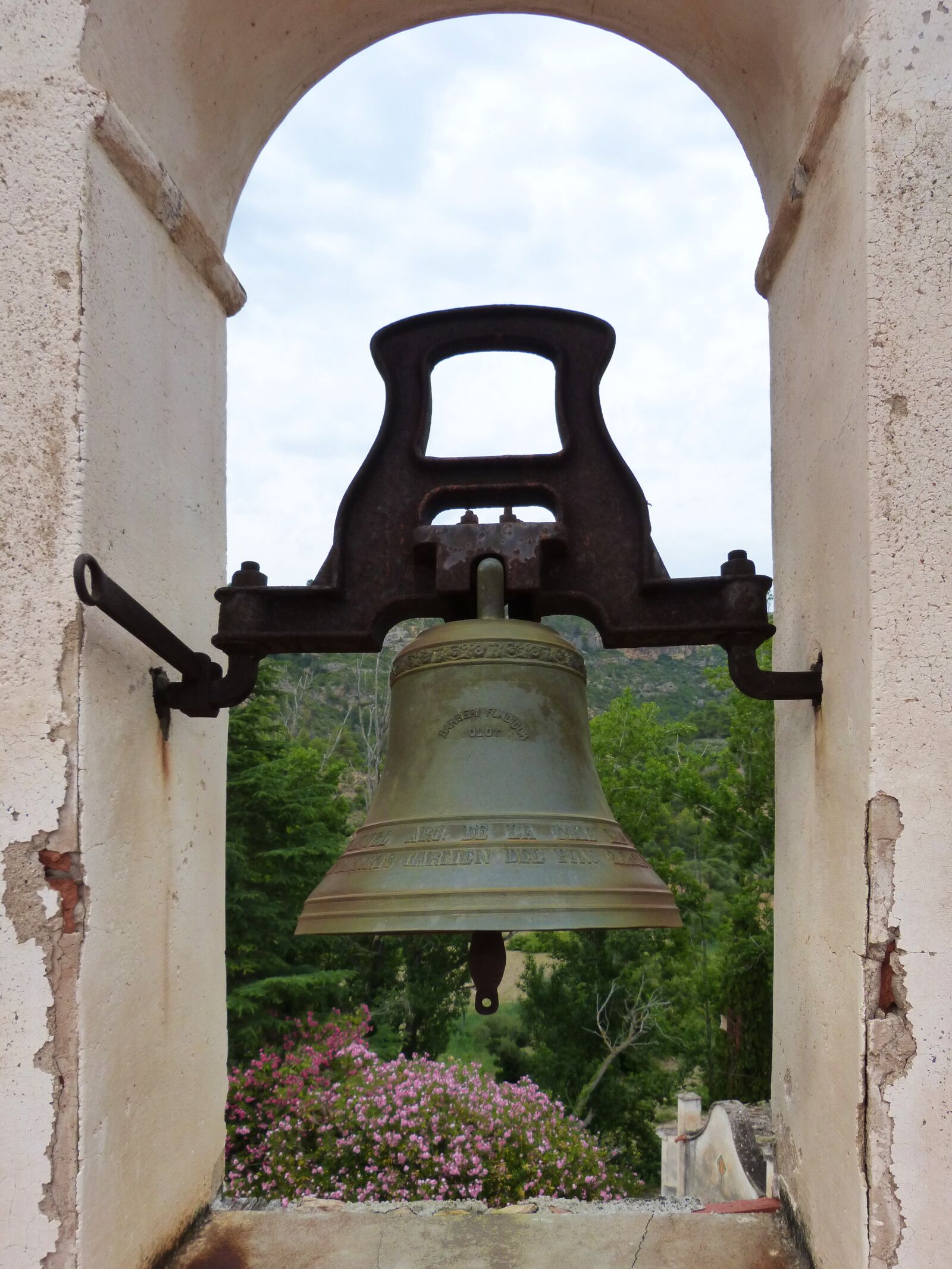 Panasonic DMC-FZ62 sample photo. Campaign, arc, belfry photography