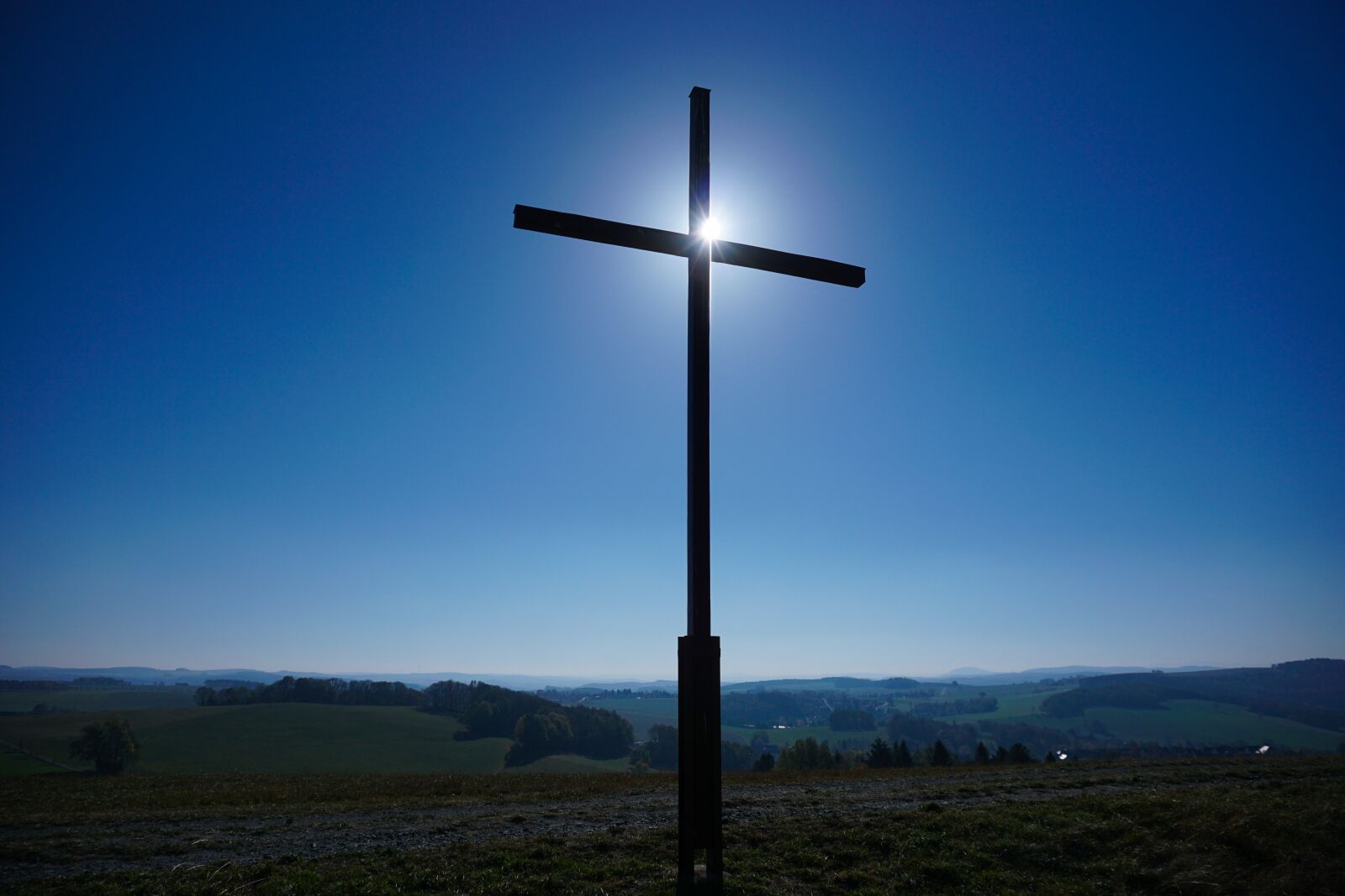 Sony a6000 sample photo. Cross, nature sun, landscape photography