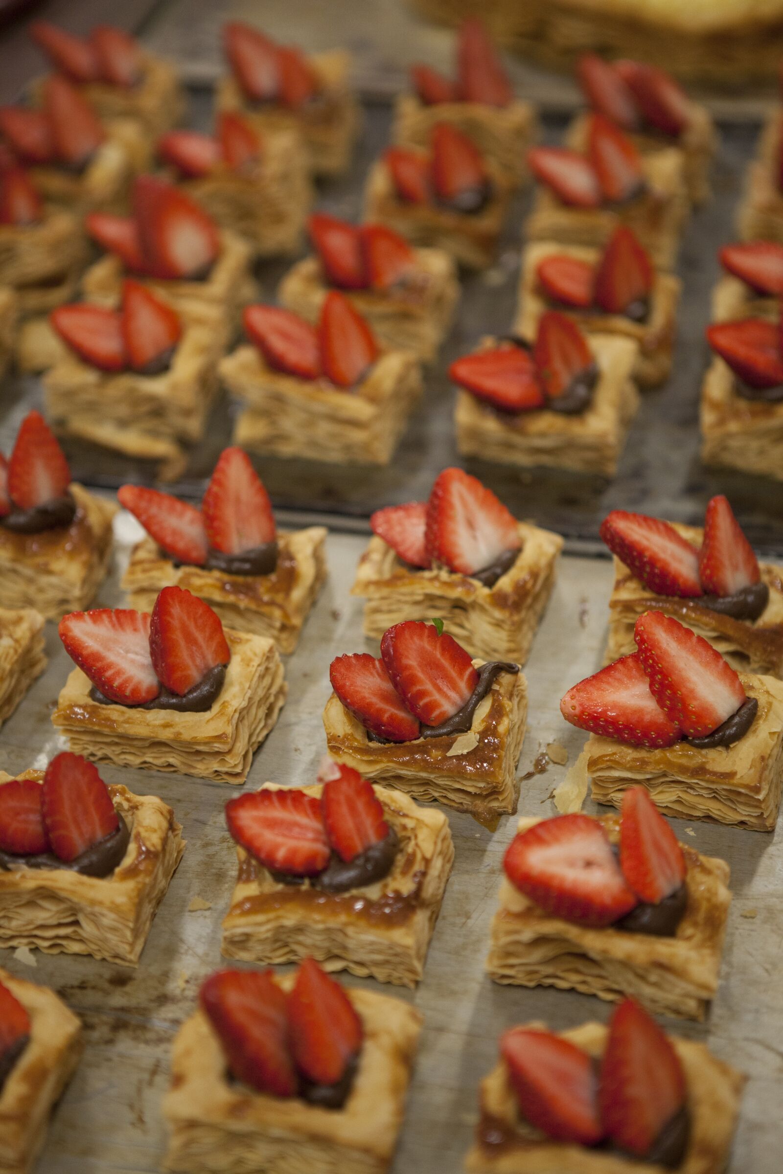 Canon EOS 5D Mark II sample photo. Cake, pastry, dessert photography