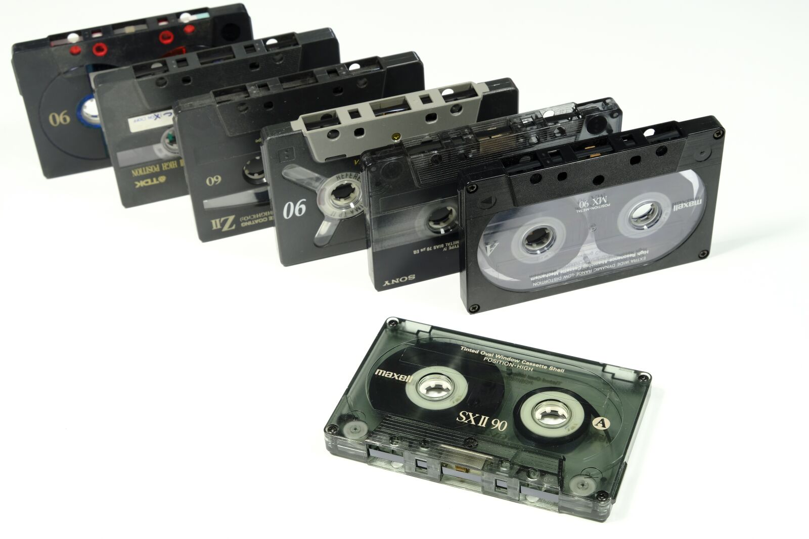 Fujifilm XF 18-55mm F2.8-4 R LM OIS sample photo. Cassette, tape, magnetband photography