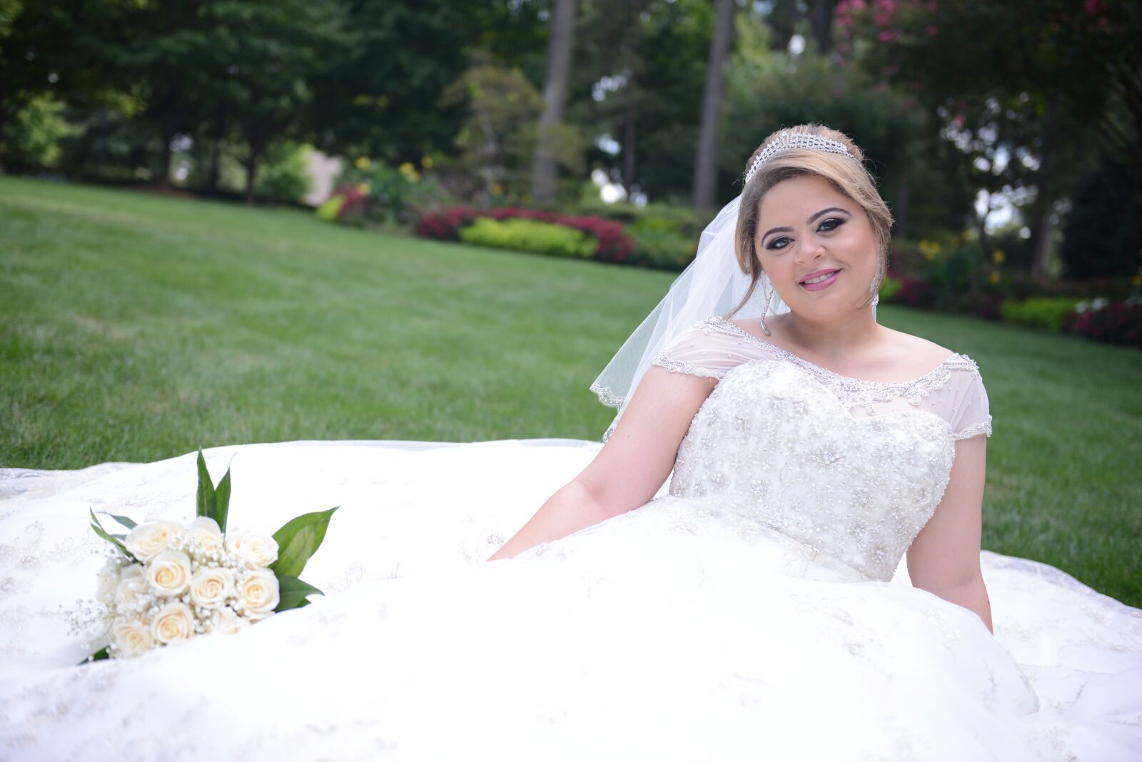 Nikon D600 sample photo. Wedding, bride, wedding dress photography