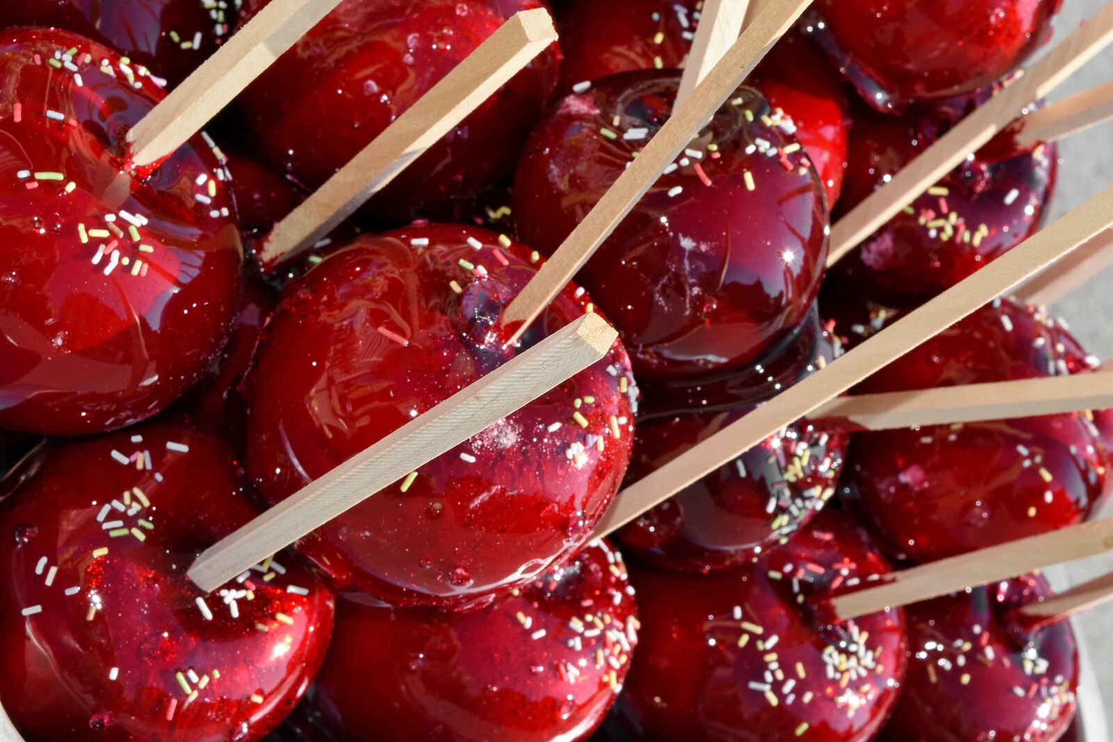 Nikon D5500 sample photo. Apple, candy, red, fruit photography