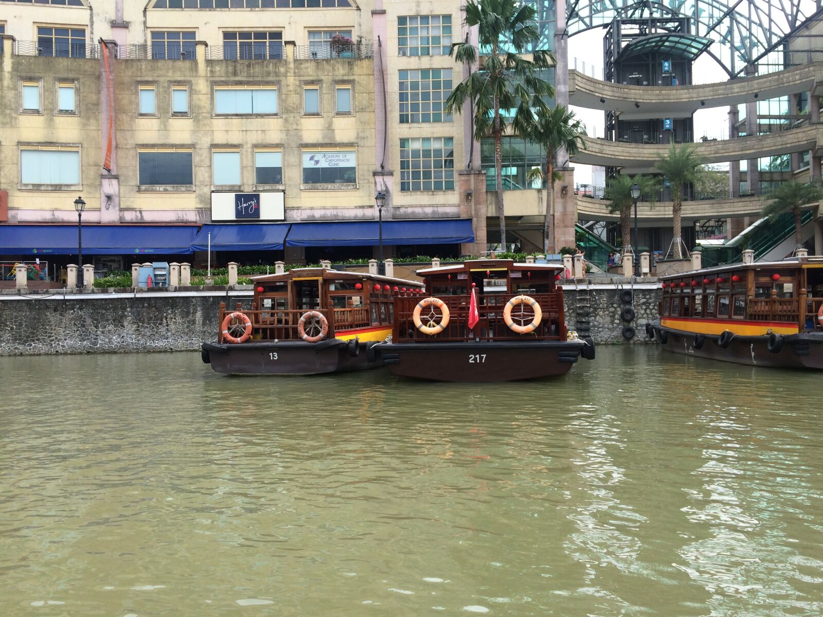 iPhone 5s back camera 4.15mm f/2.2 sample photo. Singapore, travel, asia photography
