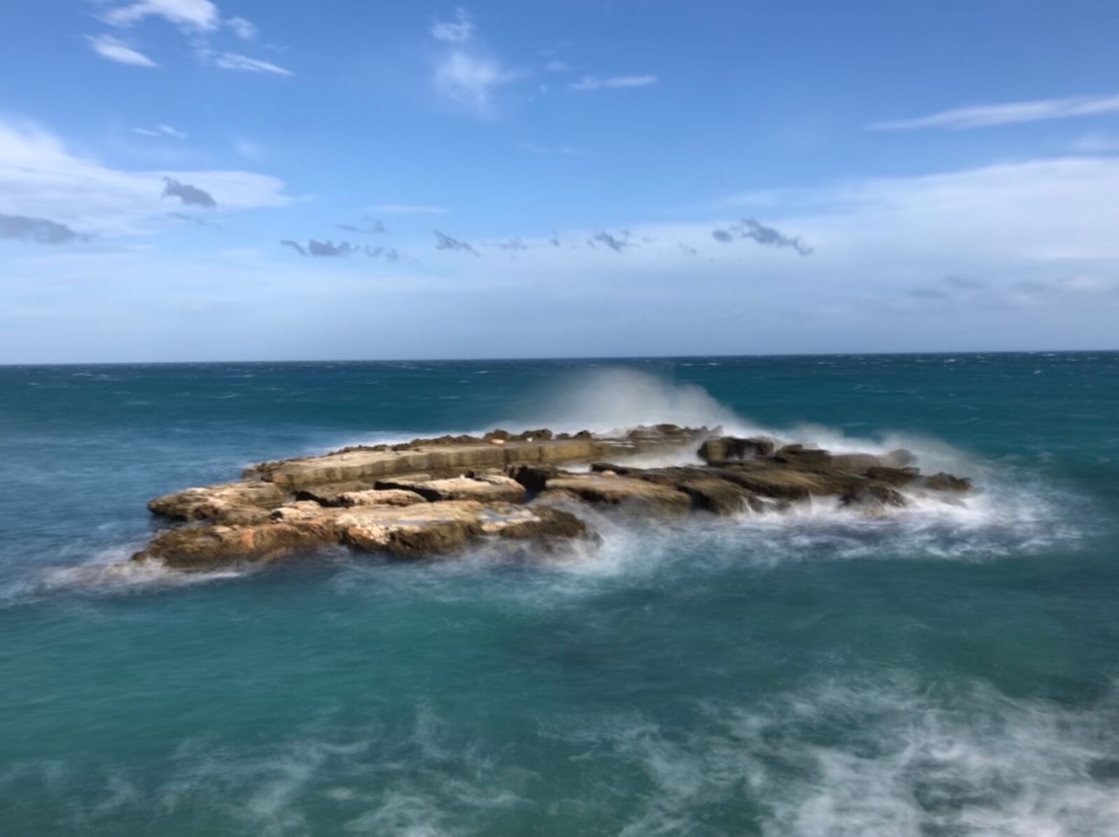 iPhone 8 back camera 3.99mm f/1.8 sample photo. Italy, sea, landscape photography