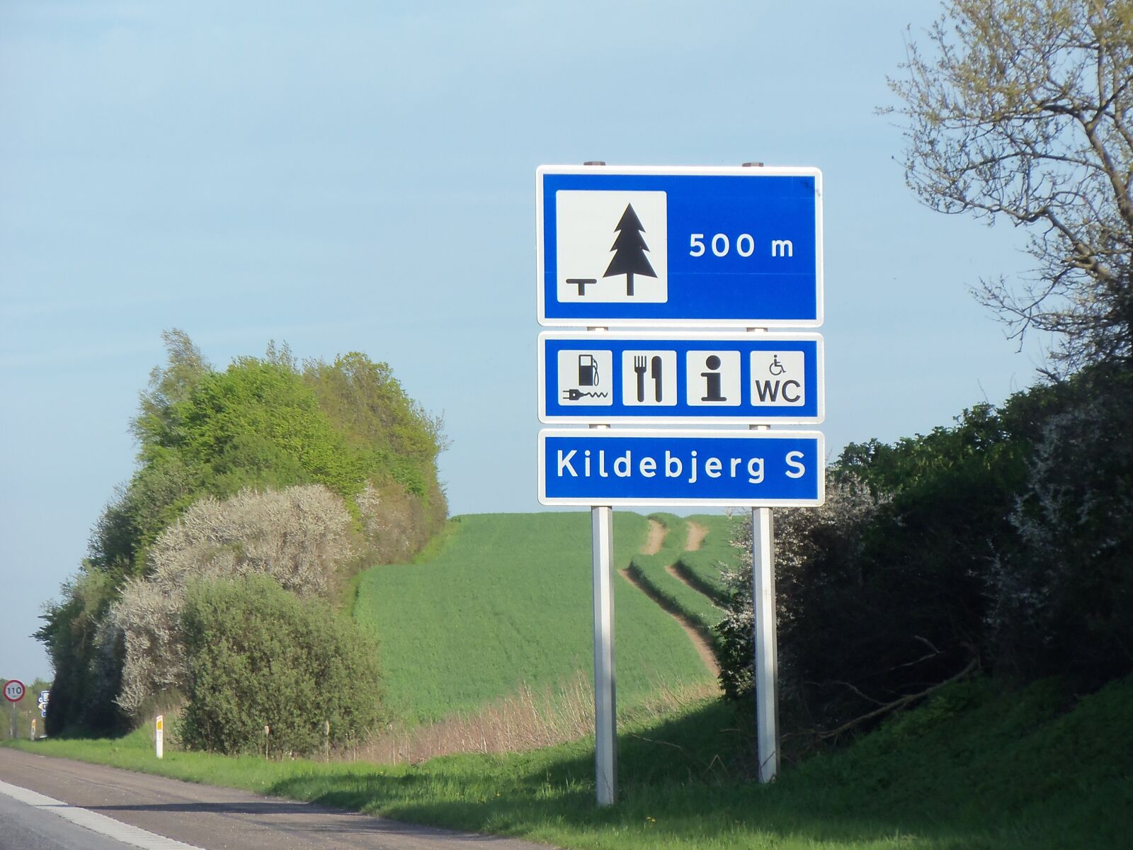 Kodak EASYSHARE M580 DIGITAL CAMERA sample photo. Traffic sign, resting place photography