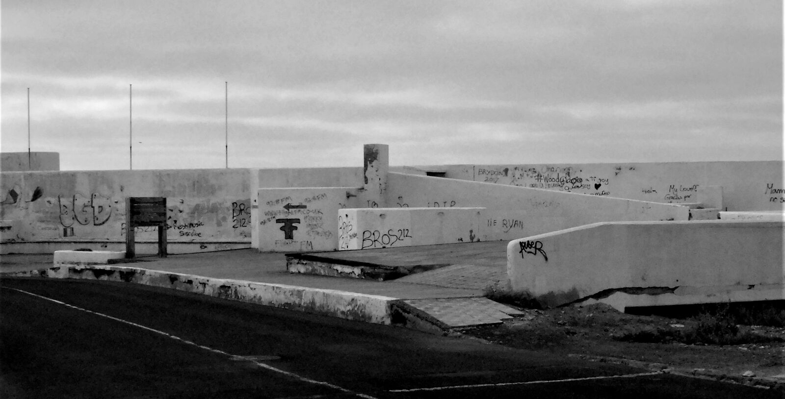 Nikon Coolpix B500 sample photo. Derelict, grafiti, ruin photography