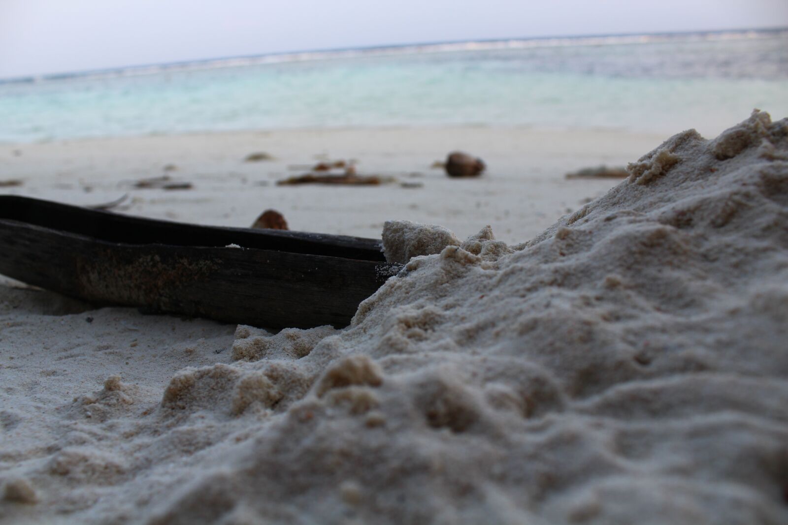 Canon EOS 600D (Rebel EOS T3i / EOS Kiss X5) sample photo. Sand, sea, beach photography