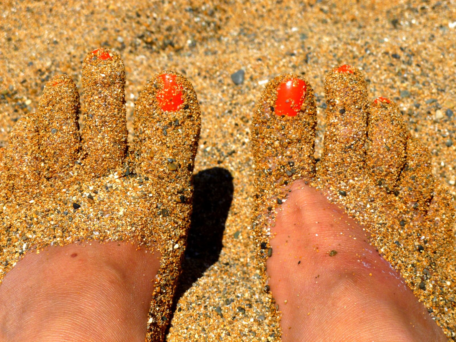 Panasonic DMC-FS37 sample photo. Feet, sand, part of photography
