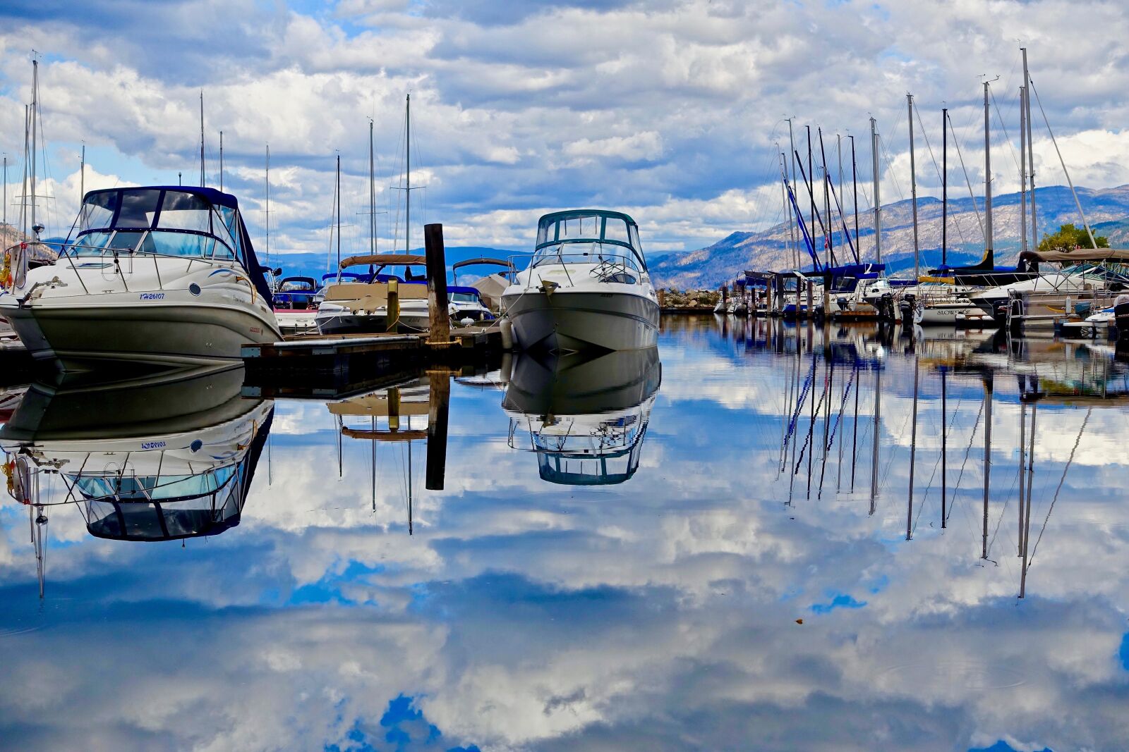 Sony Cyber-shot DSC-RX100 III sample photo. Marina, calm, boats photography