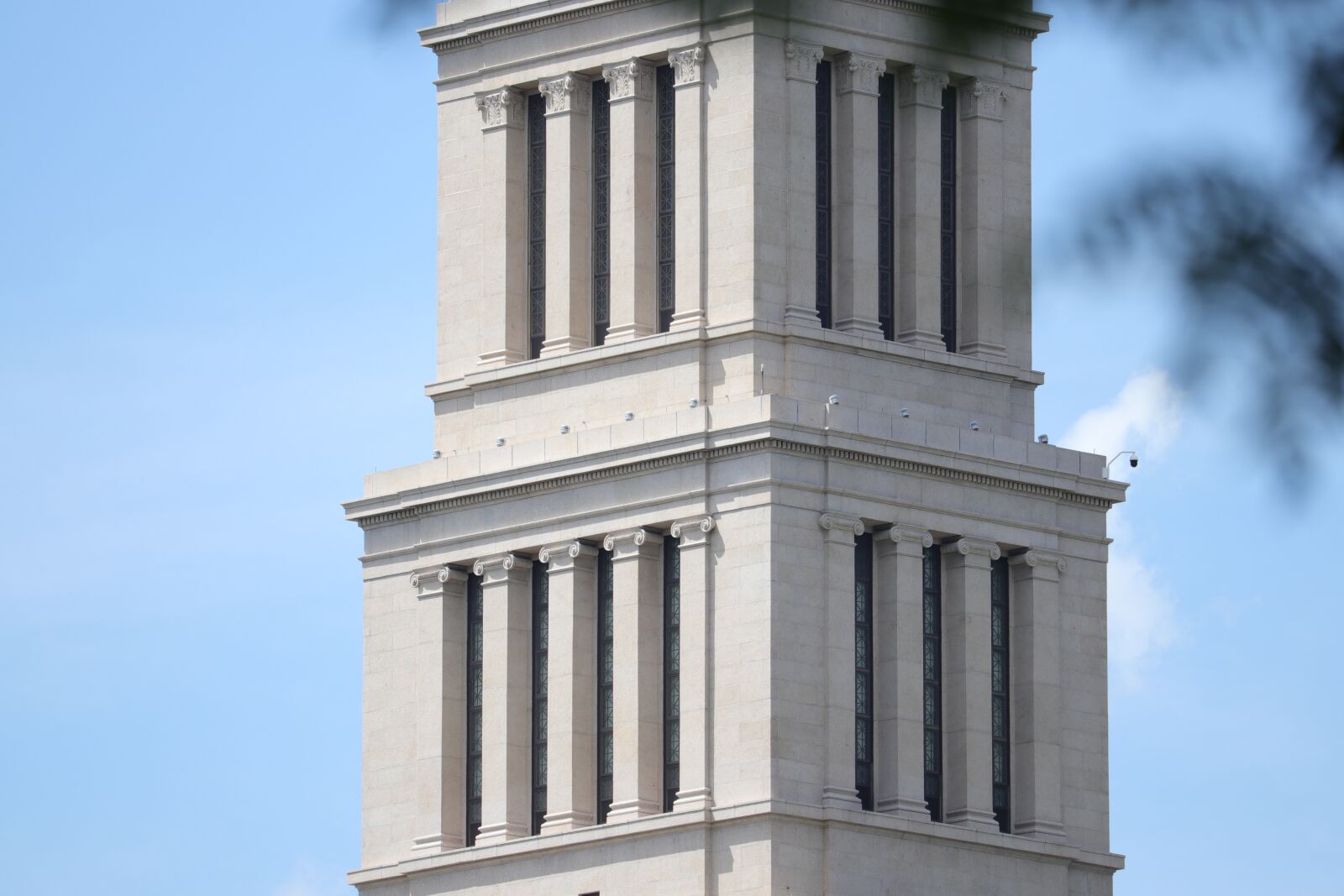 Canon EF-S 55-250mm F4-5.6 IS STM sample photo. City, building, tall photography