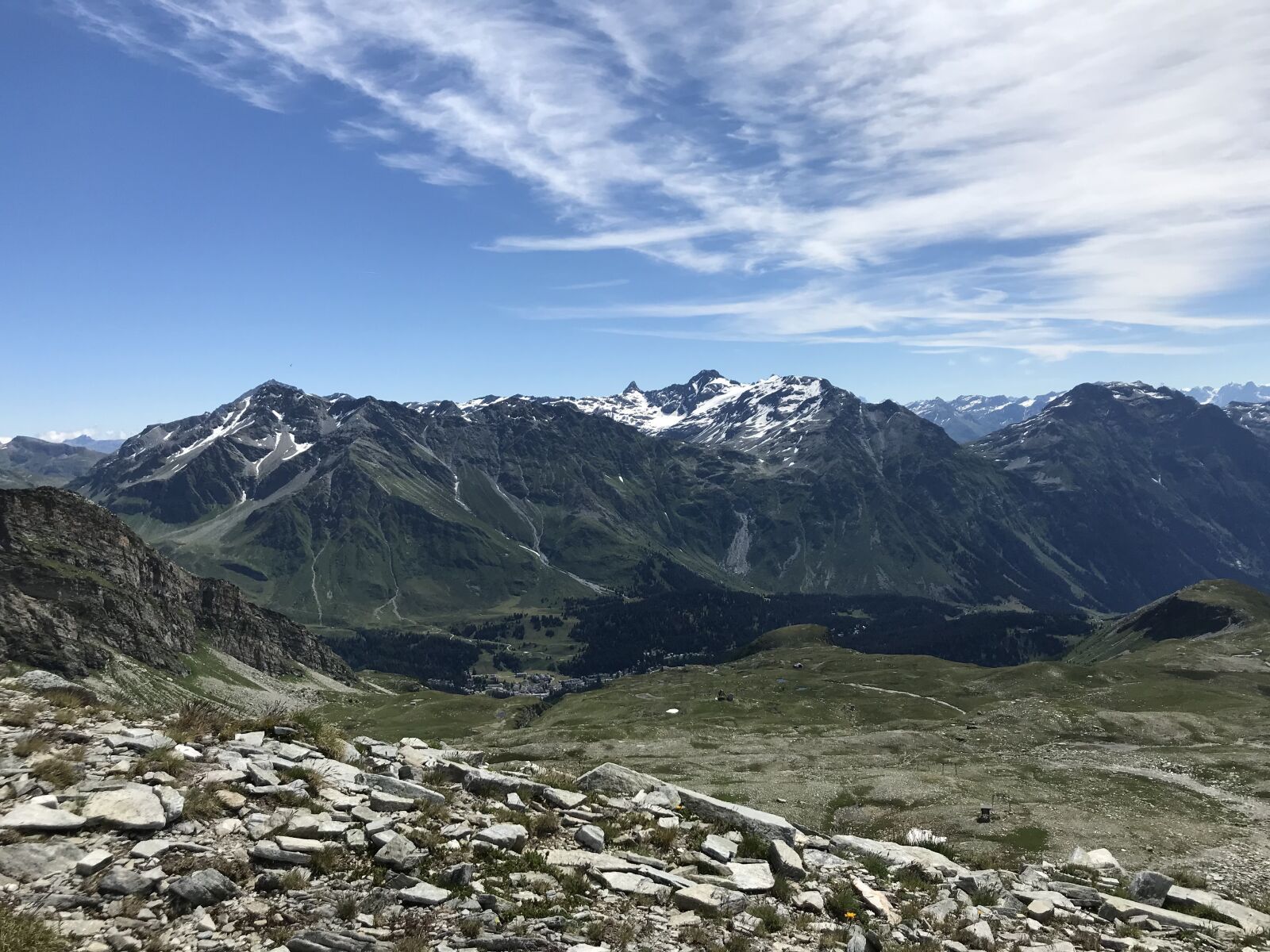 iPhone 7 back camera 3.99mm f/1.8 sample photo. Towards the rodond, alpine photography