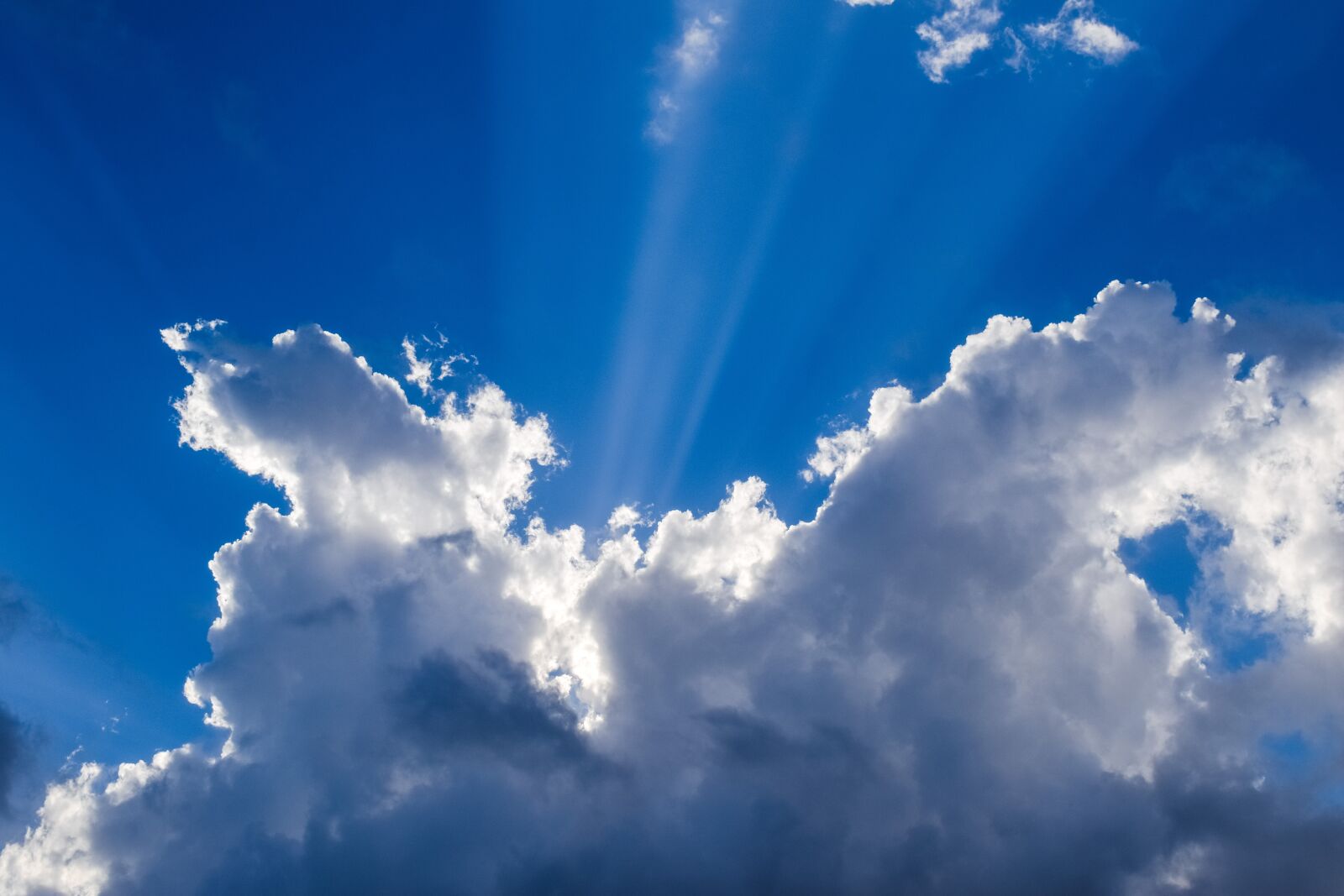 Nikon D3300 sample photo. Clouds, sky, sunbeam photography