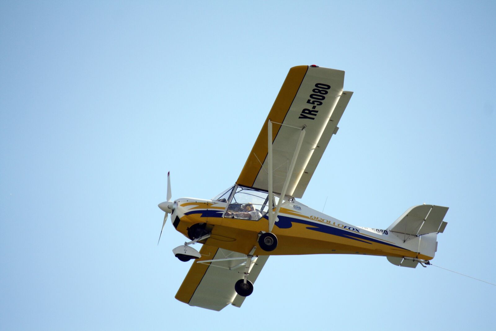 Canon EOS 1000D (EOS Digital Rebel XS / EOS Kiss F) sample photo. Plane, pilot, clear sky photography