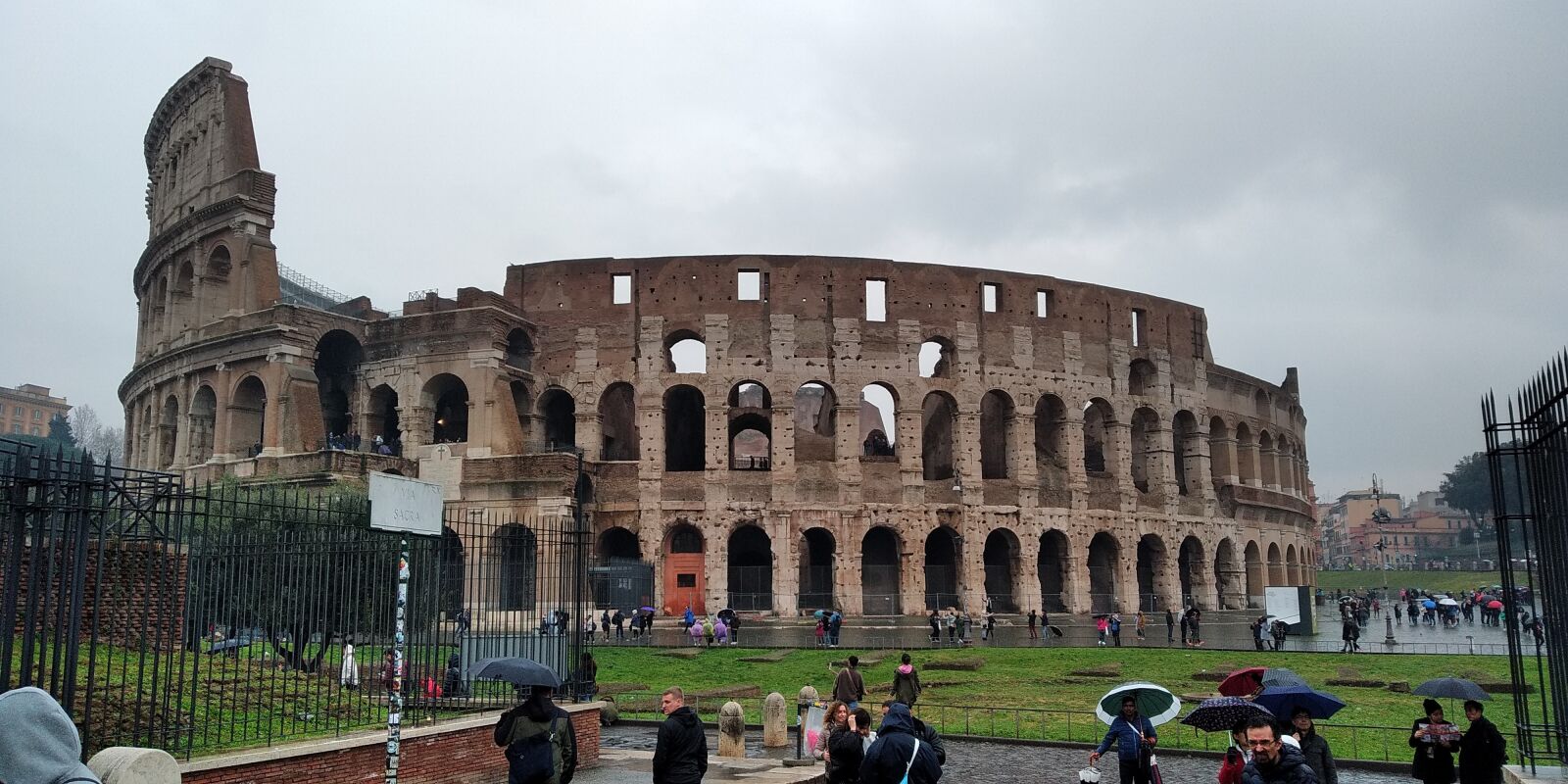 Xiaomi Redmi 5 Plus sample photo. Roma, colosseum, ra photography