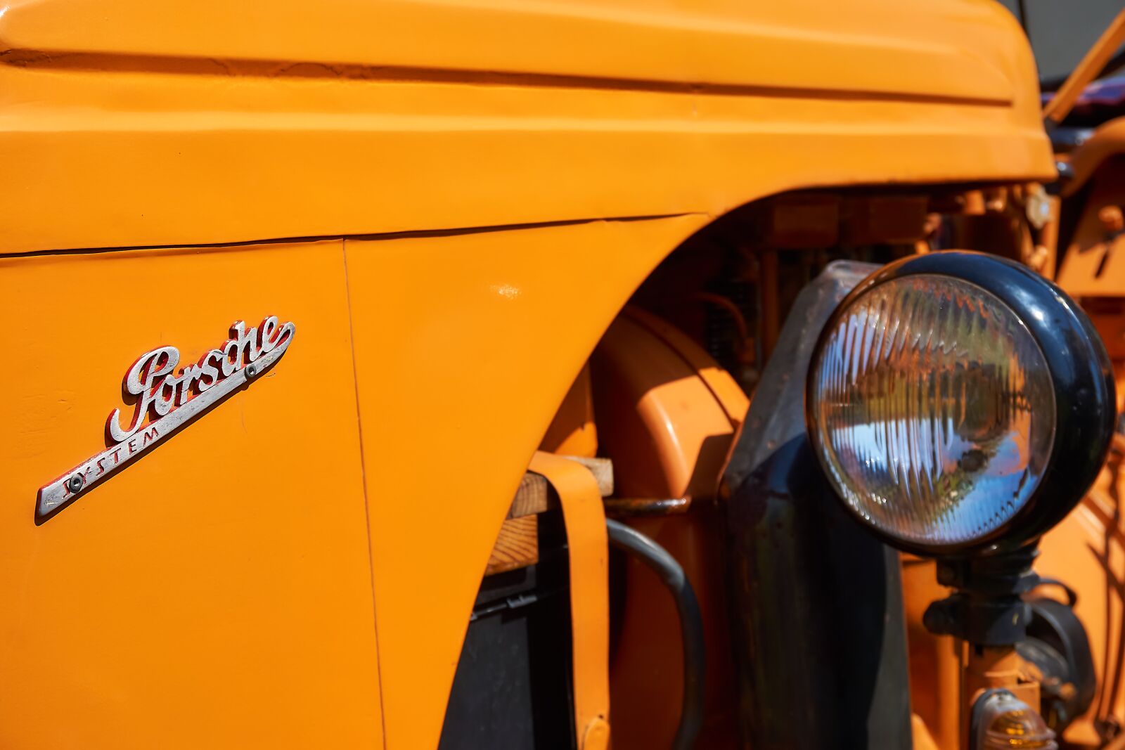 Sony a6000 sample photo. Tractor, porsche, oldtimer photography