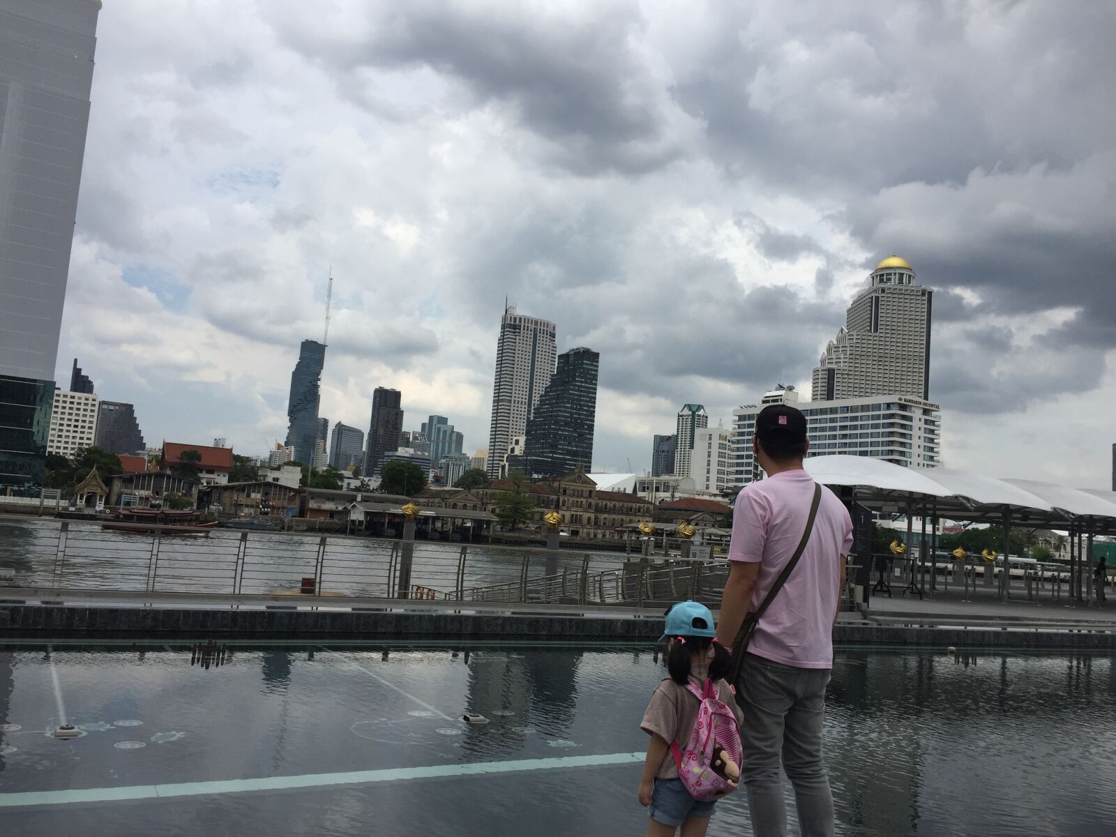 iPhone 6 back camera 4.15mm f/2.2 sample photo. Cloudy, river, landscape photography