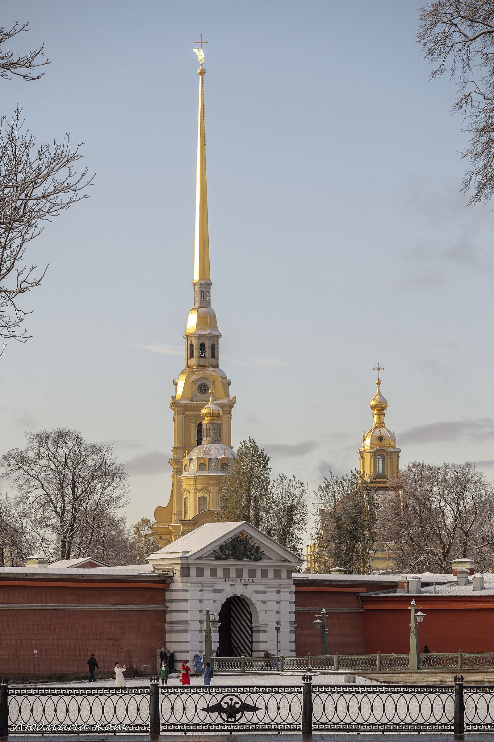 Canon EOS 6D + Canon EF 70-200mm F4L USM sample photo. The first snow, snow photography