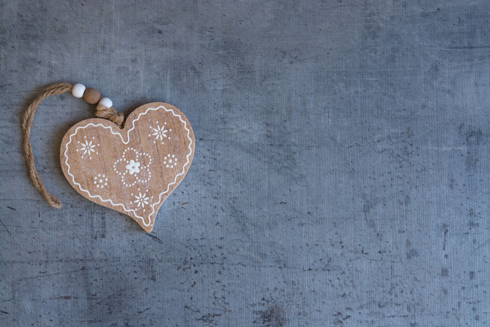 Nikon D7100 sample photo. Heart, wooden heart, symbol photography