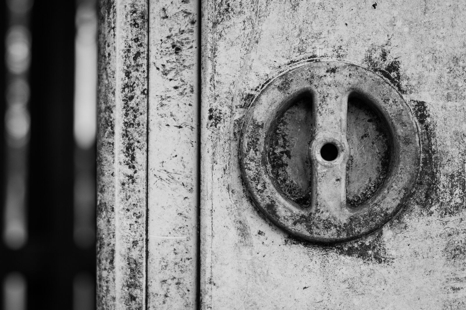 Canon EOS 700D (EOS Rebel T5i / EOS Kiss X7i) sample photo. Cabinet, the opening of photography