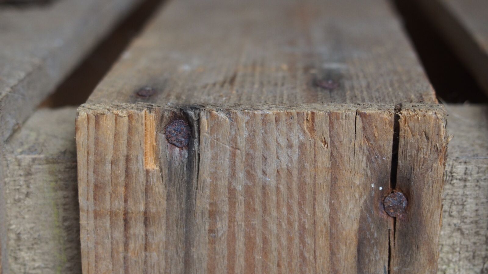 Olympus PEN E-PL6 sample photo. Box, wood, close up photography