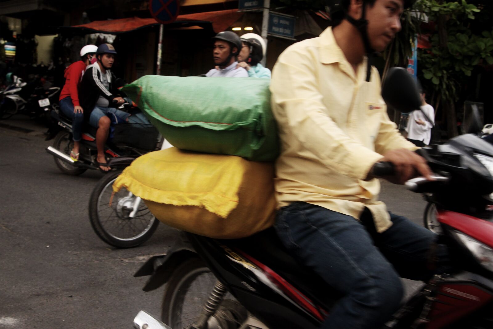 Canon EOS 500D (EOS Rebel T1i / EOS Kiss X3) sample photo. Vietnam, motorcycles, motorcycle photography