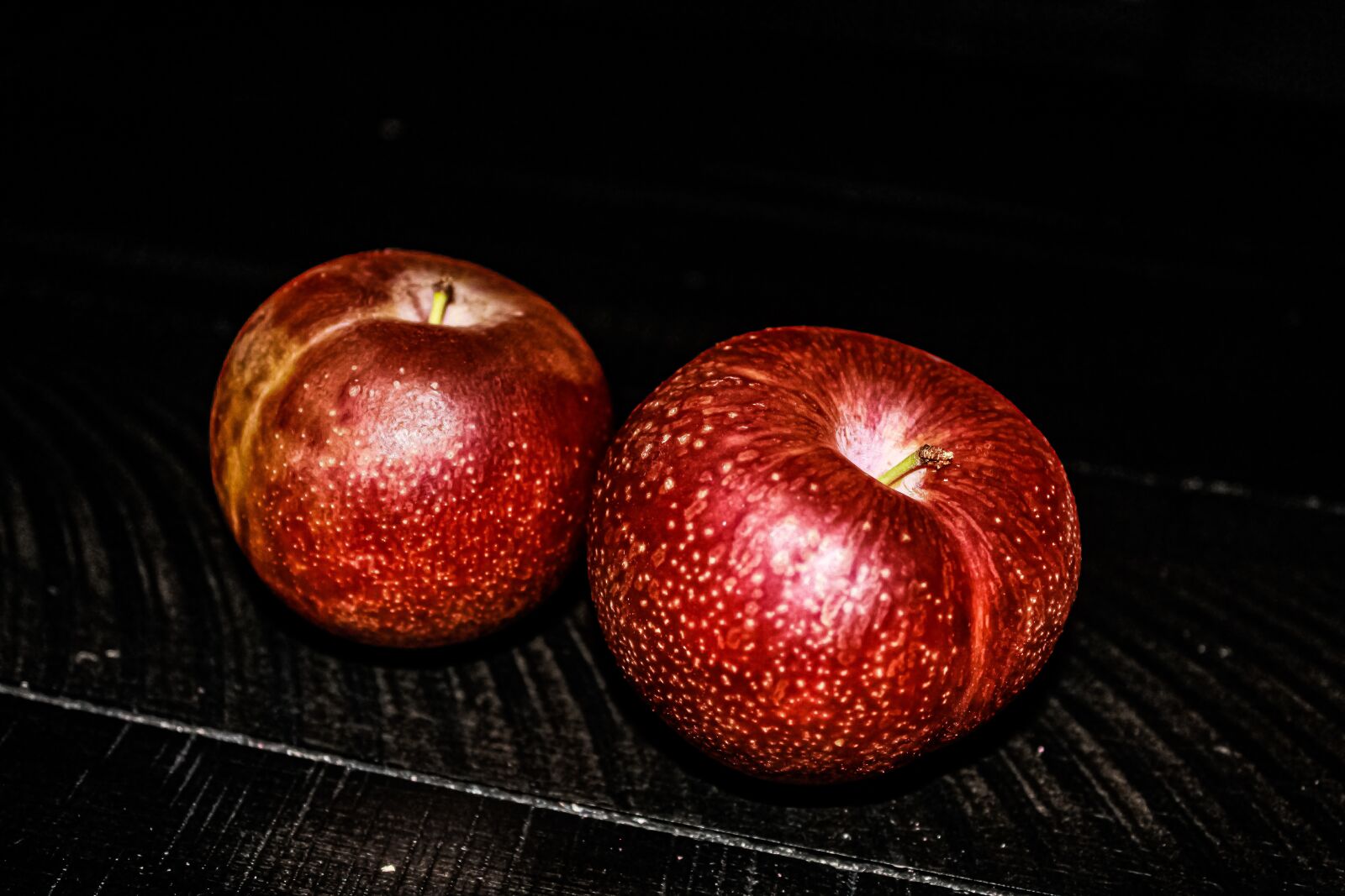 Canon EOS 4000D (EOS Rebel T100 / EOS 3000D) sample photo. Still life, fruit, plum photography