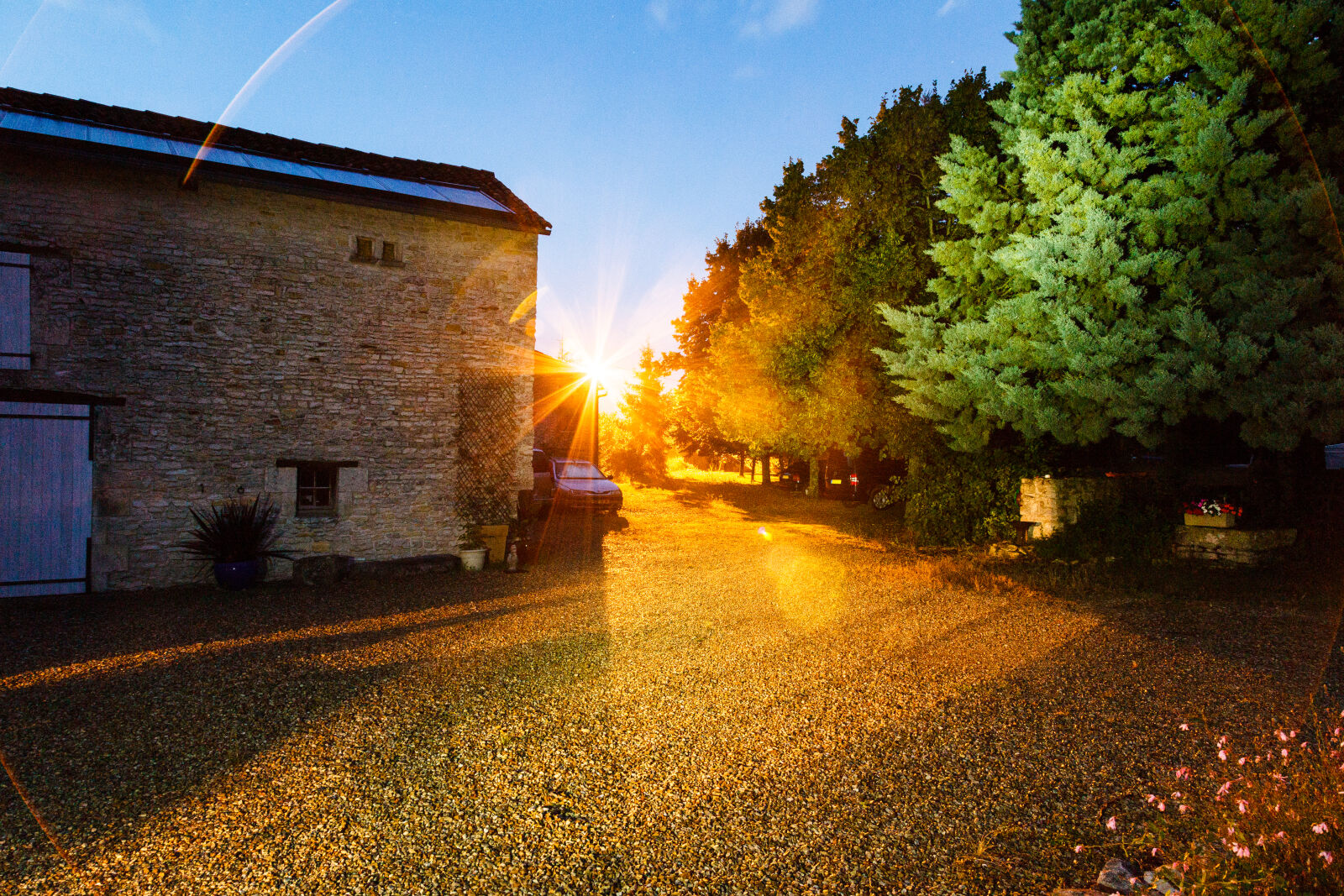 Canon EOS 5D Mark II sample photo. Building, car, clouds, farmhouse photography