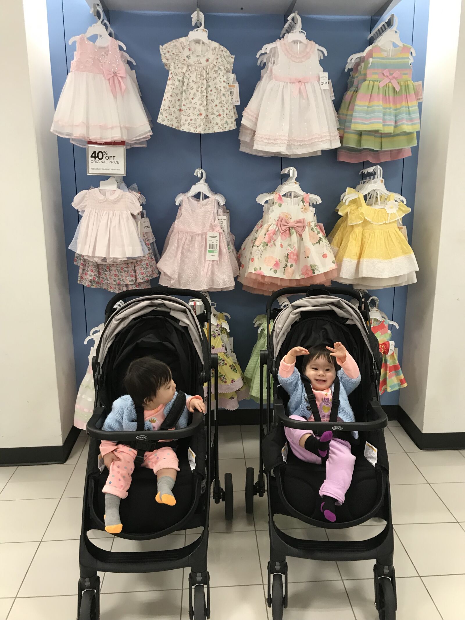 iPhone 7 back camera 3.99mm f/1.8 sample photo. Baby, babies, happy photography