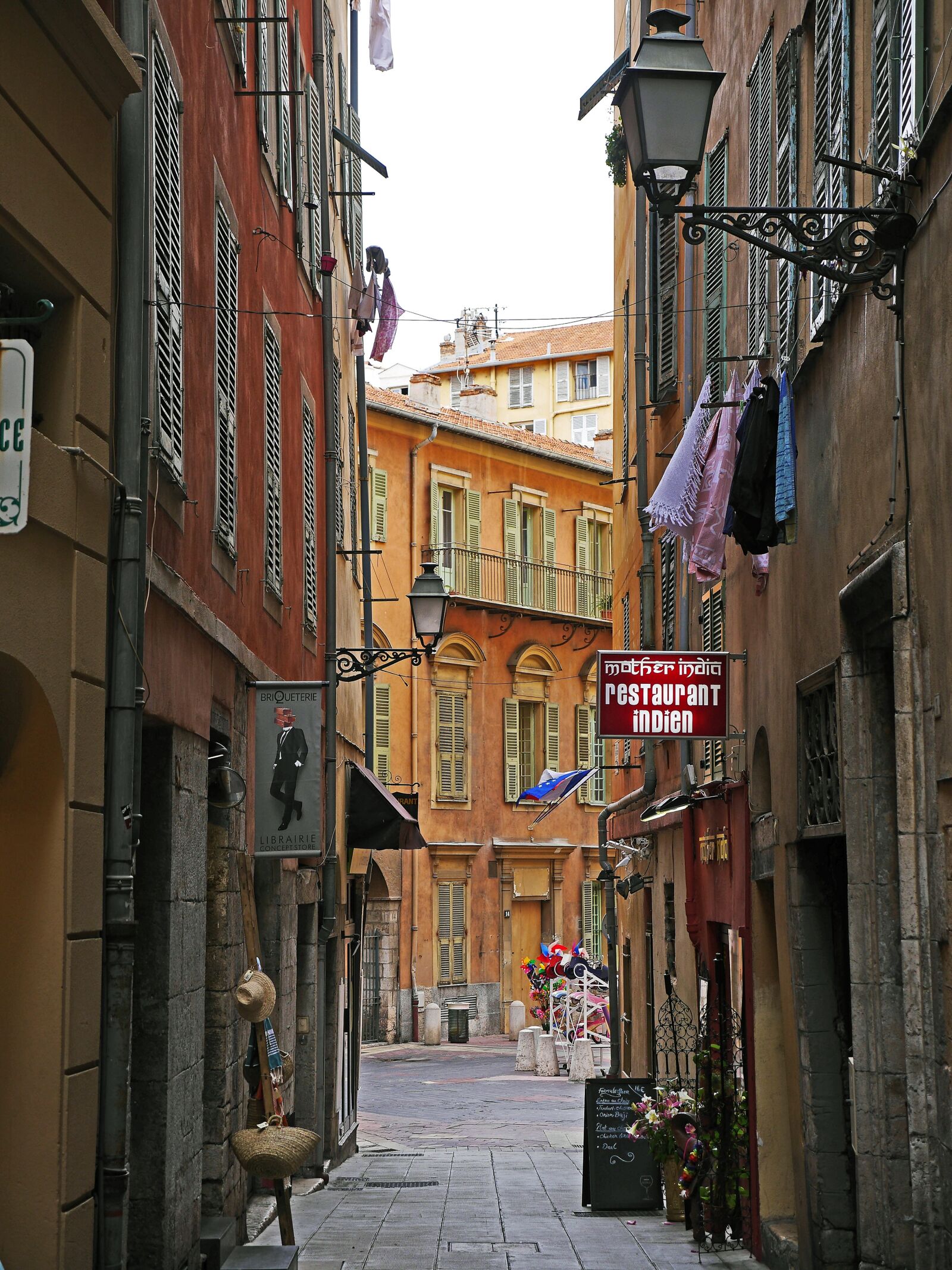 Panasonic Lumix DMC-GH3 sample photo. Old town lane, nice photography