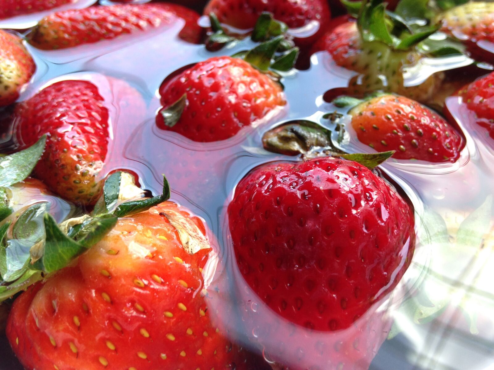 iPhone 5c back camera 4.12mm f/2.4 sample photo. Strawberries, kitchen, fruit photography