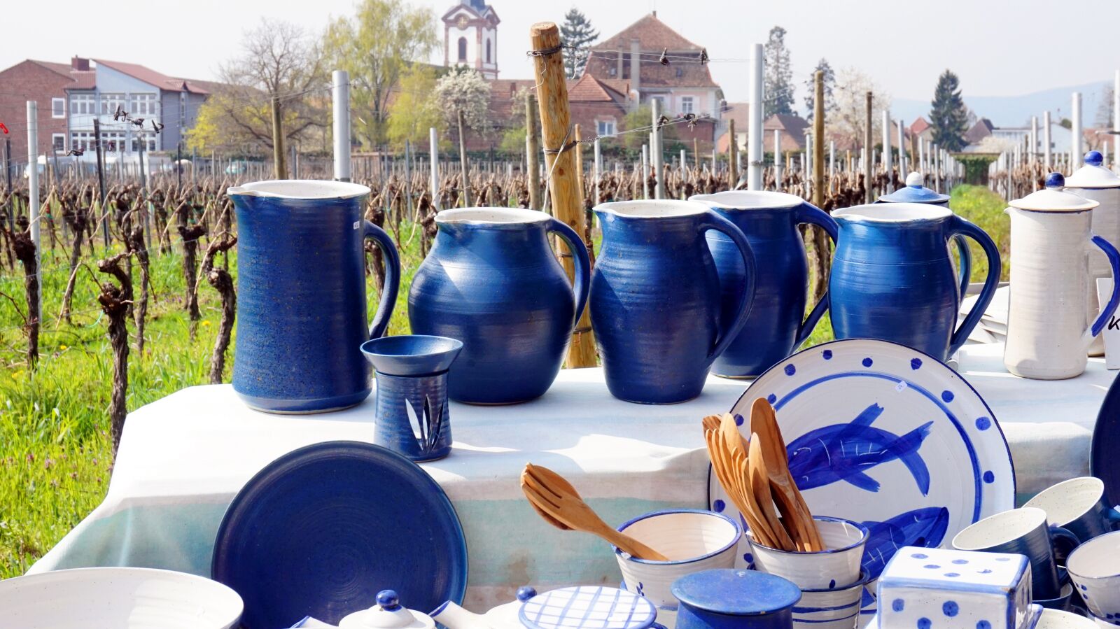 Sony E 16-50mm F3.5-5.6 PZ OSS sample photo. Porcelain, ceramic, tableware photography