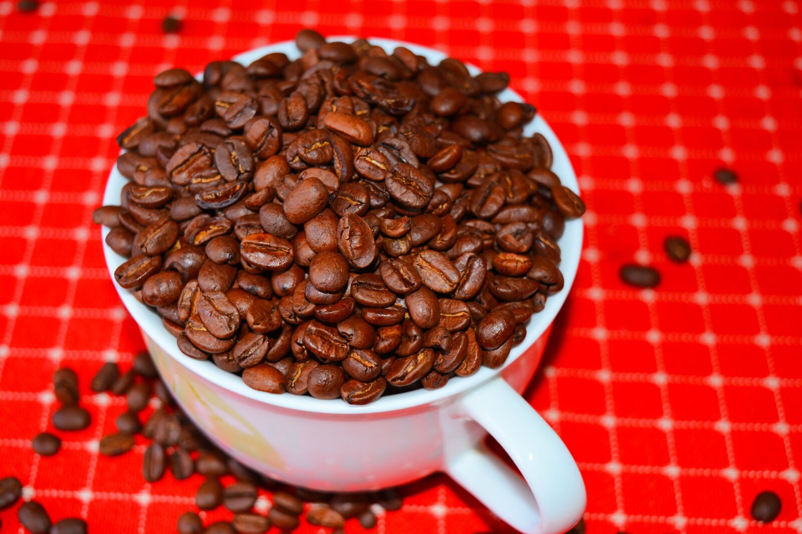 Nikon D5200 sample photo. Coffee, beans, red photography