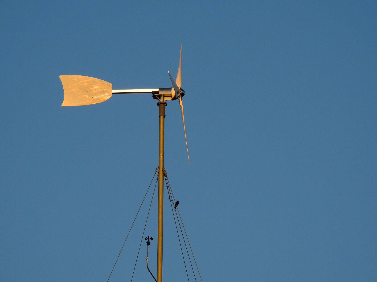 Nikon Coolpix P900 sample photo. Wind, power, windmill photography