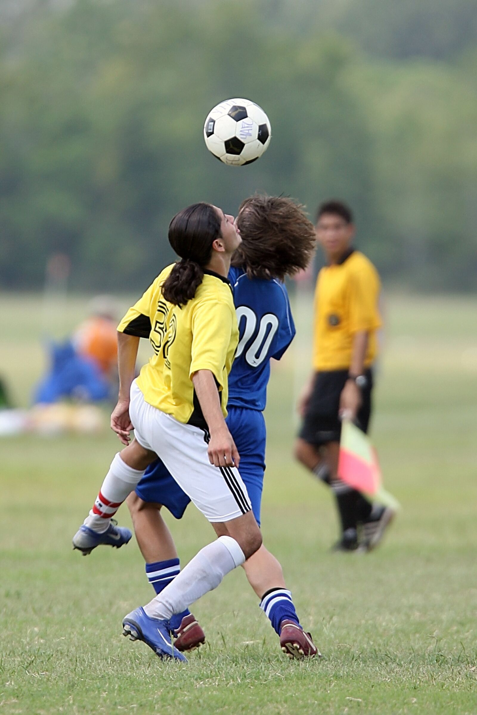 Canon EOS-1D Mark II N sample photo. Football, soccer, head photography