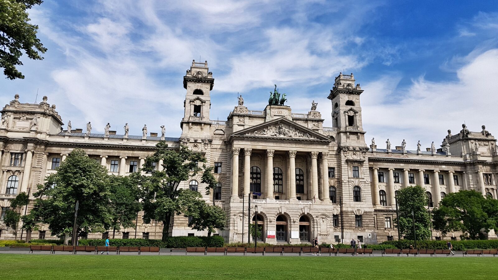 Samsung Galaxy S8 sample photo. Budapest, architecture, building photography