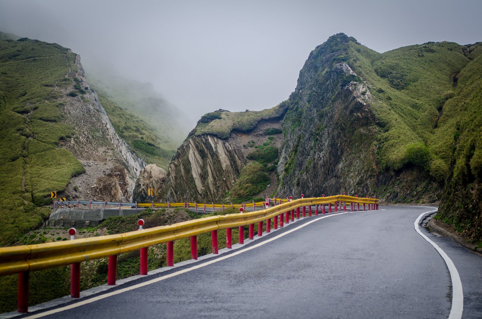Nikon D7000 sample photo. Road to hehuanshan, hehuanshan photography