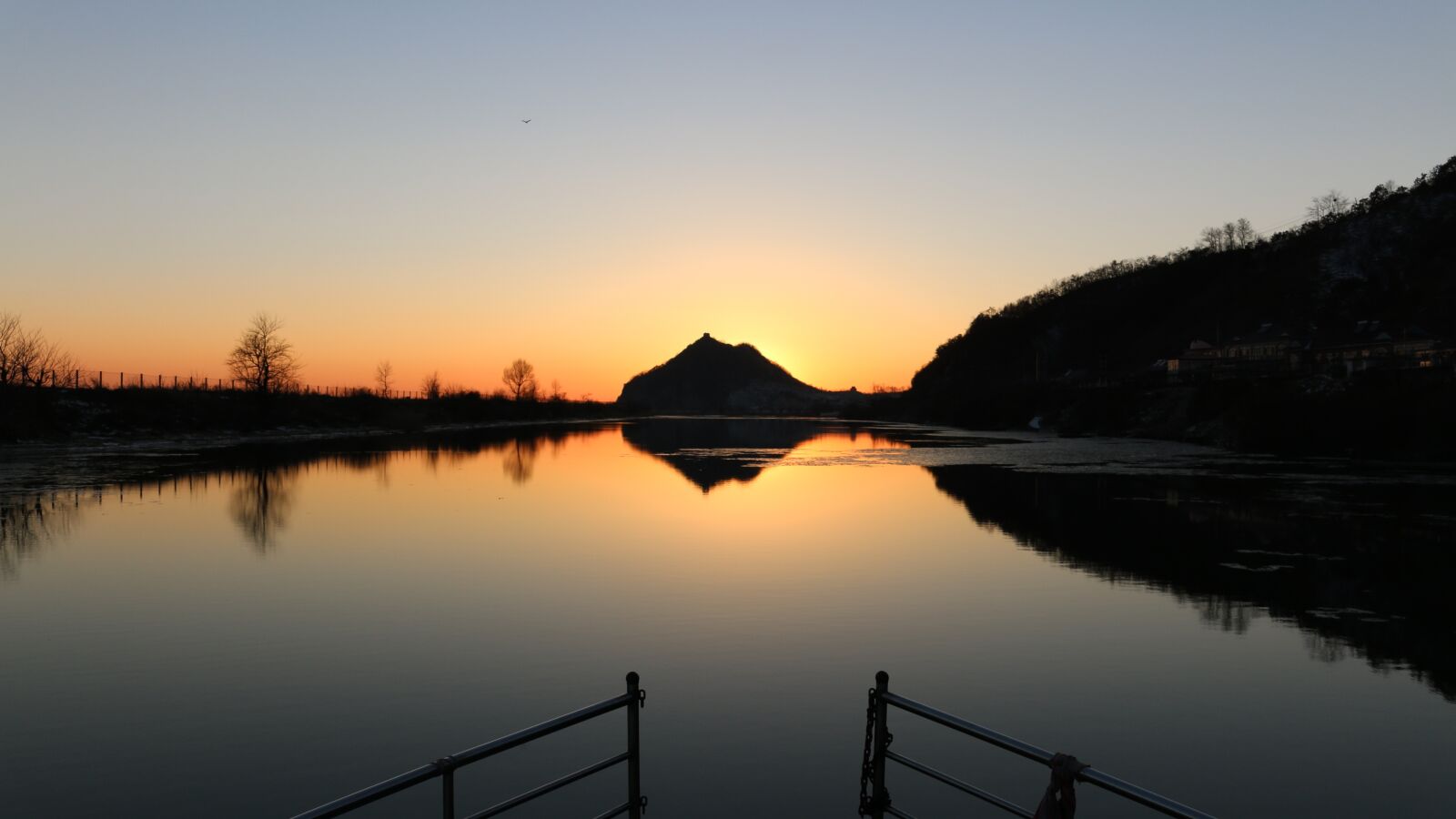 Canon EOS 70D sample photo. Sunset, yalu river, north photography