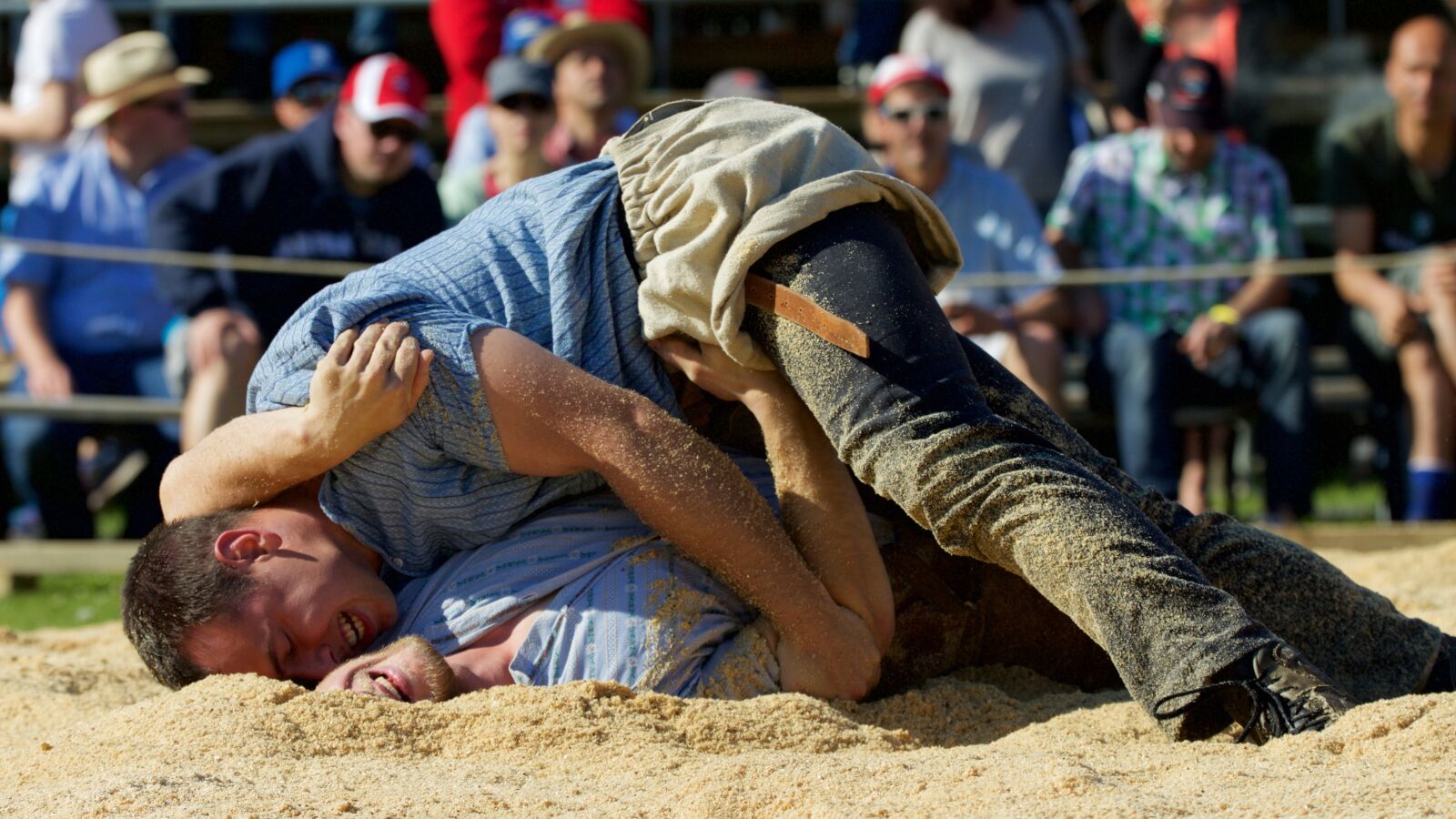 Canon EOS 70D sample photo. Swing, emotions, sawdust photography