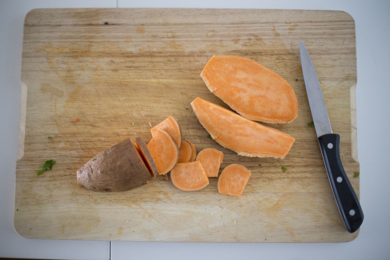 Canon EOS 6D + Canon EF 50mm F1.4 USM sample photo. Cooking, cutting, board, food photography