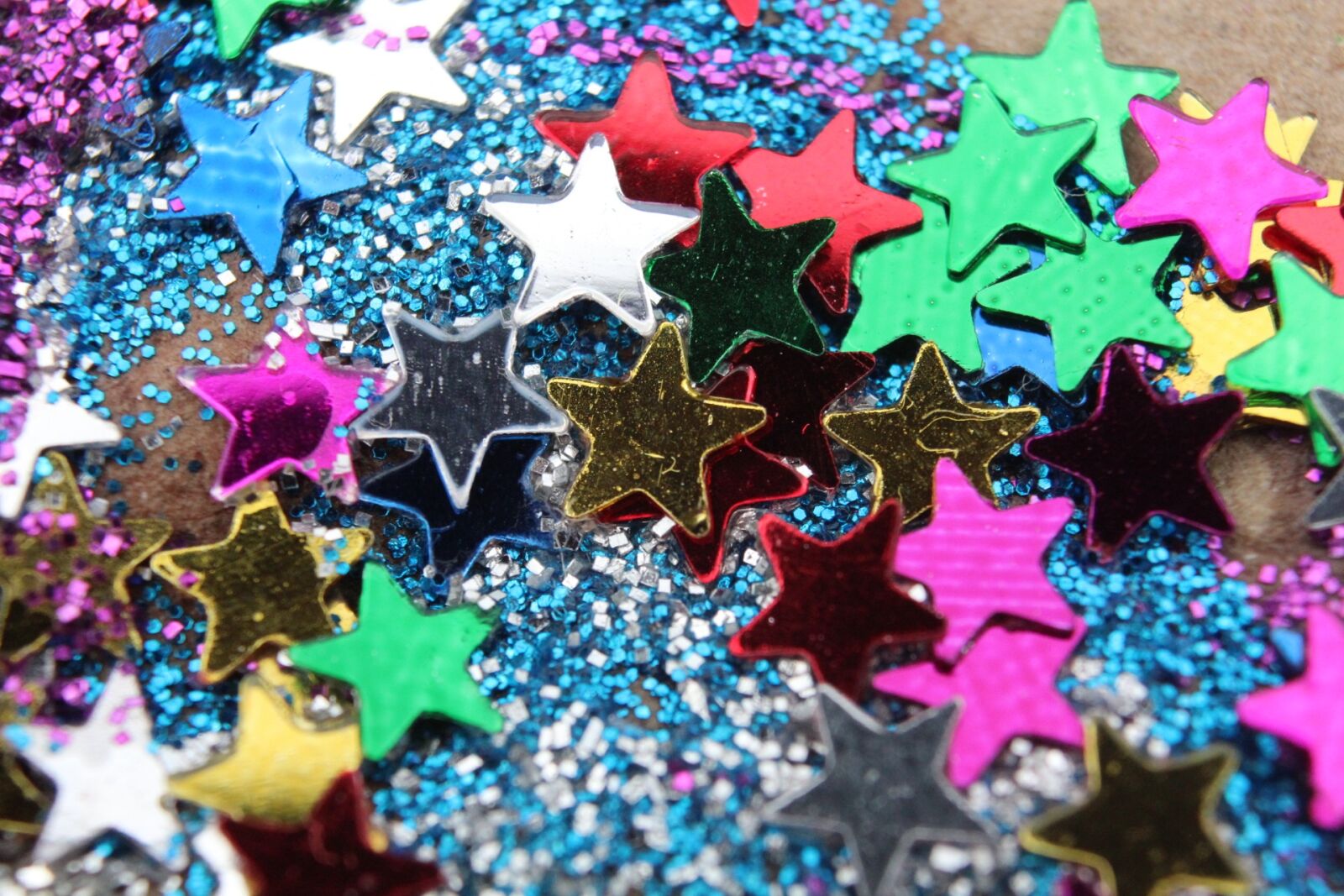 Canon EOS 600D (Rebel EOS T3i / EOS Kiss X5) sample photo. Stars, sparkle, glitter photography