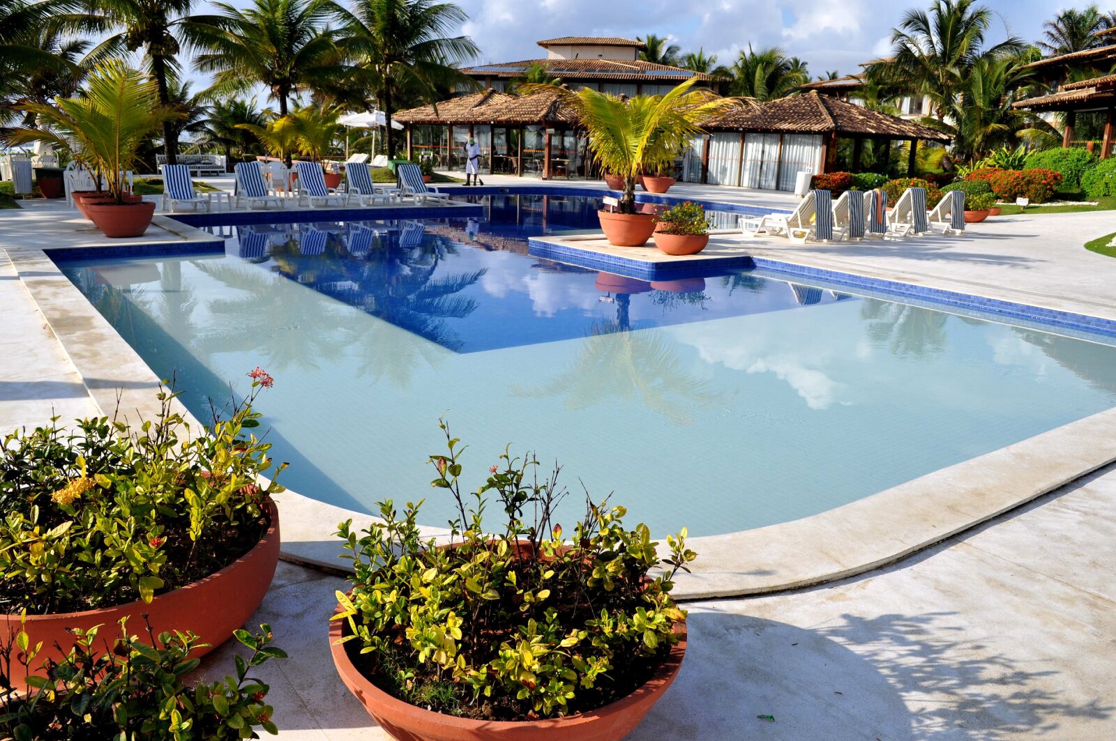 Nikon D5000 sample photo. Luxury, home, pool photography