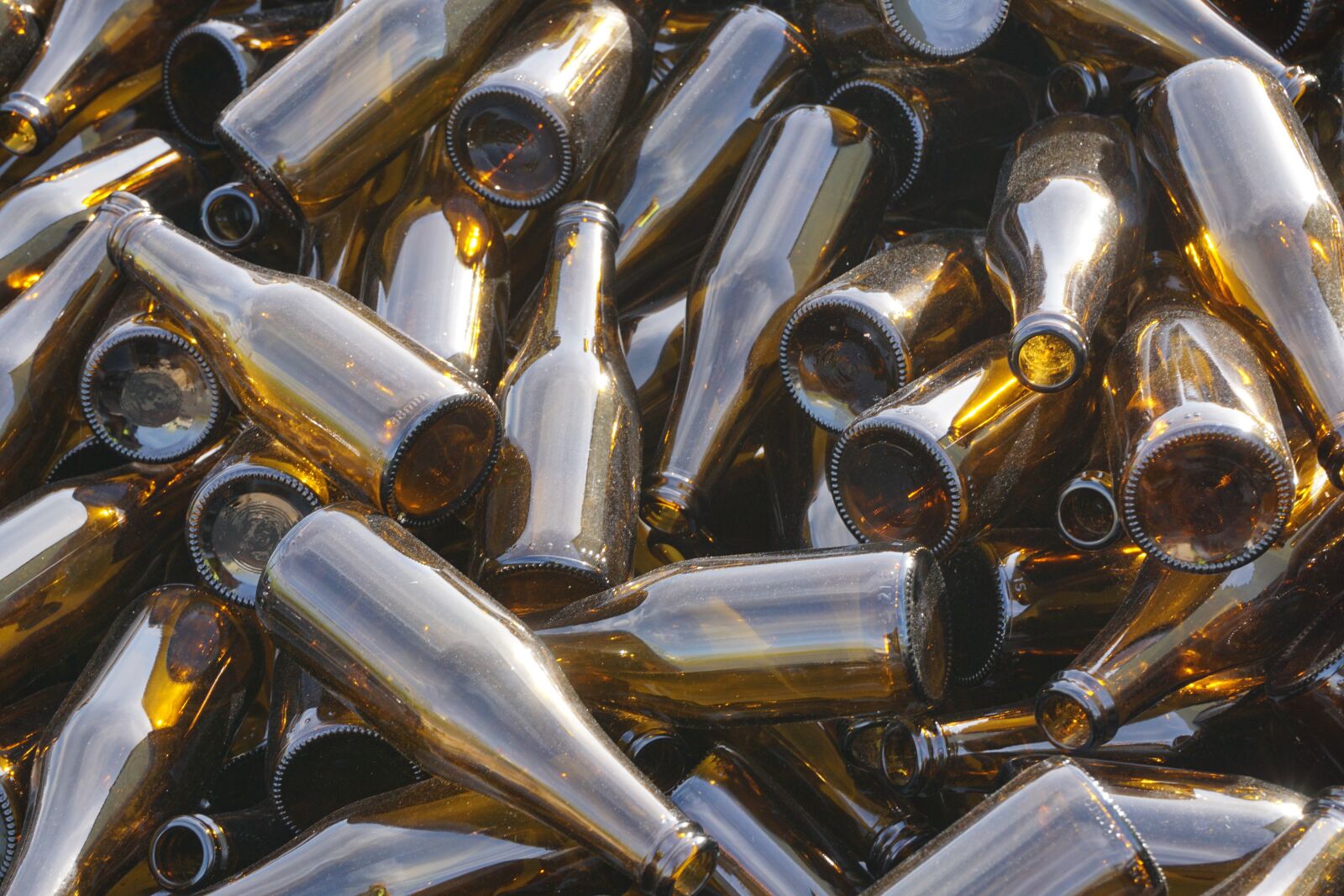 Sony a6000 sample photo. Beer, bottles, brown glass photography