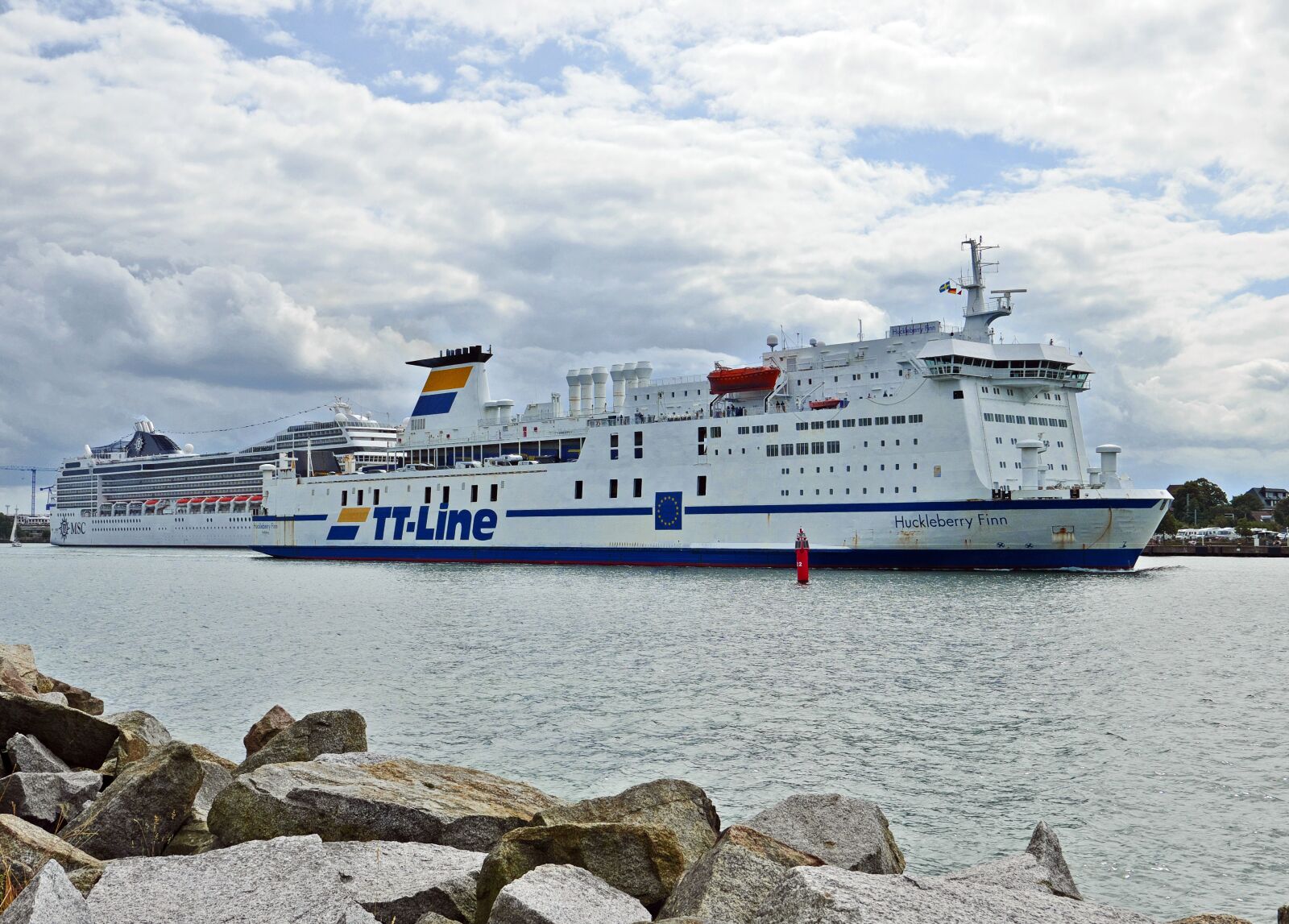Panasonic Lumix DMC-LX100 sample photo. Sweden ferry, exit, warnem photography