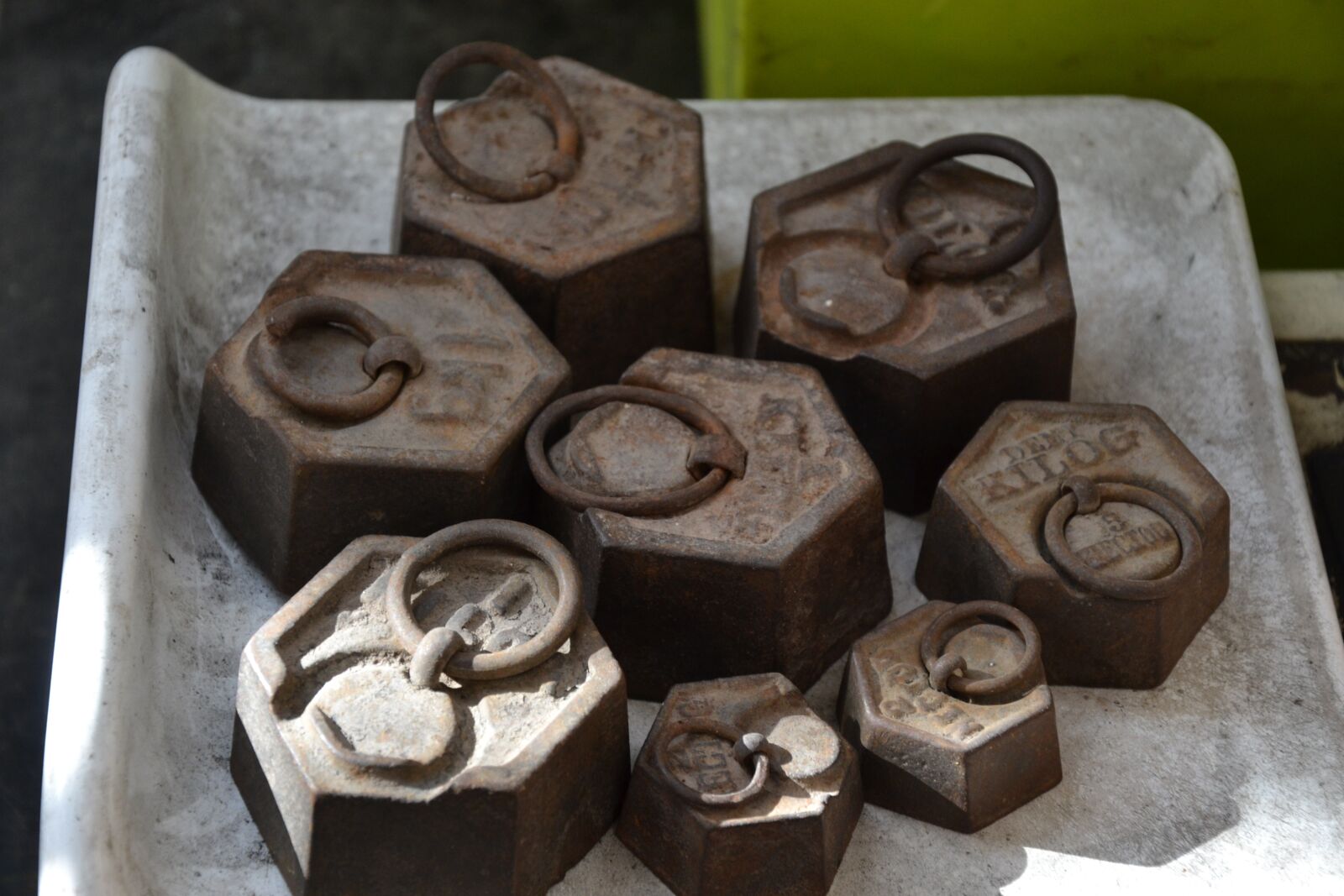 Nikon D3100 sample photo. Weight, kilogram, old photography
