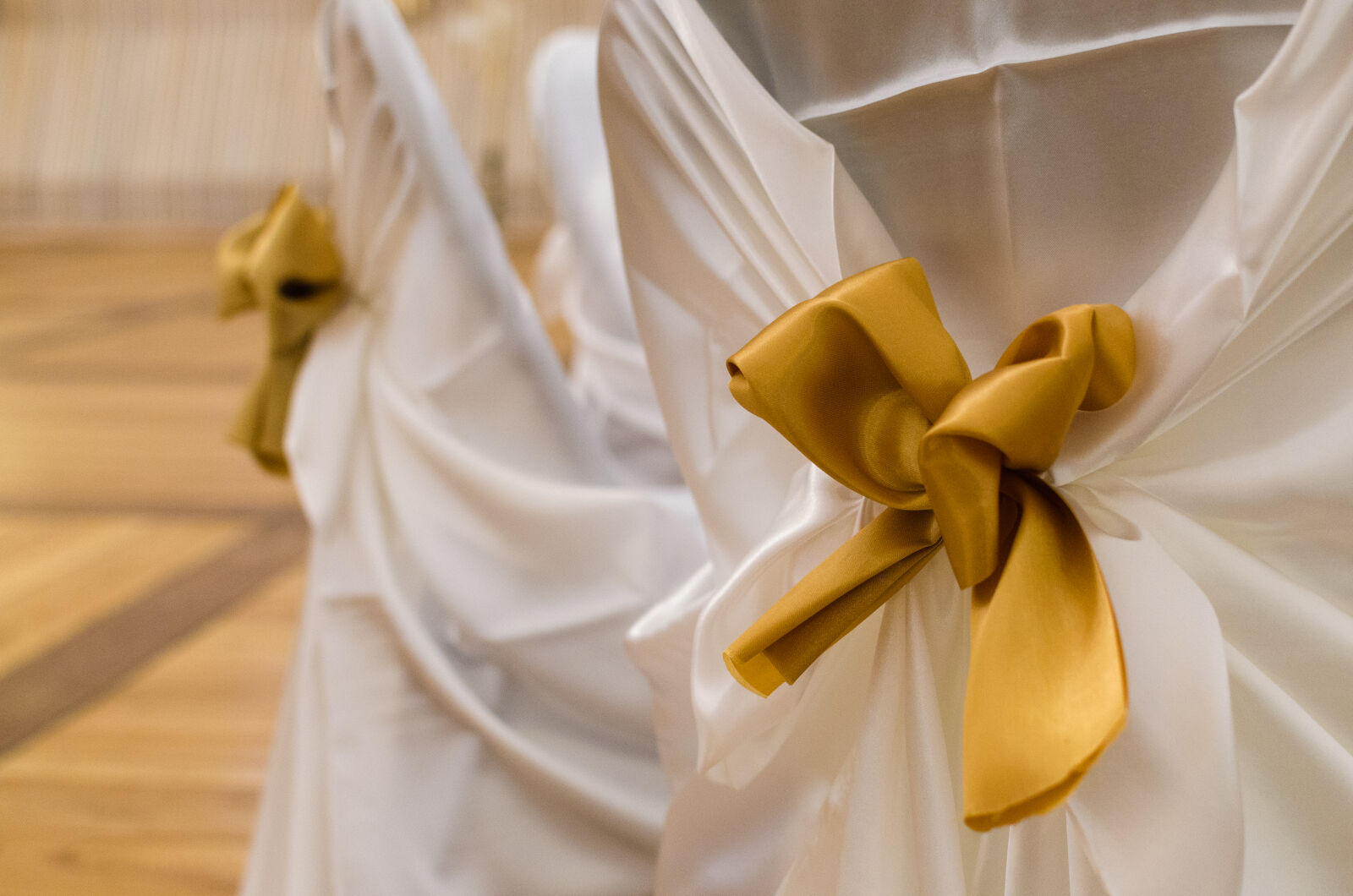 Nikon D5100 + Nikon AF-S DX Nikkor 35mm F1.8G sample photo. Arrangement, background, banquet, beautiful photography