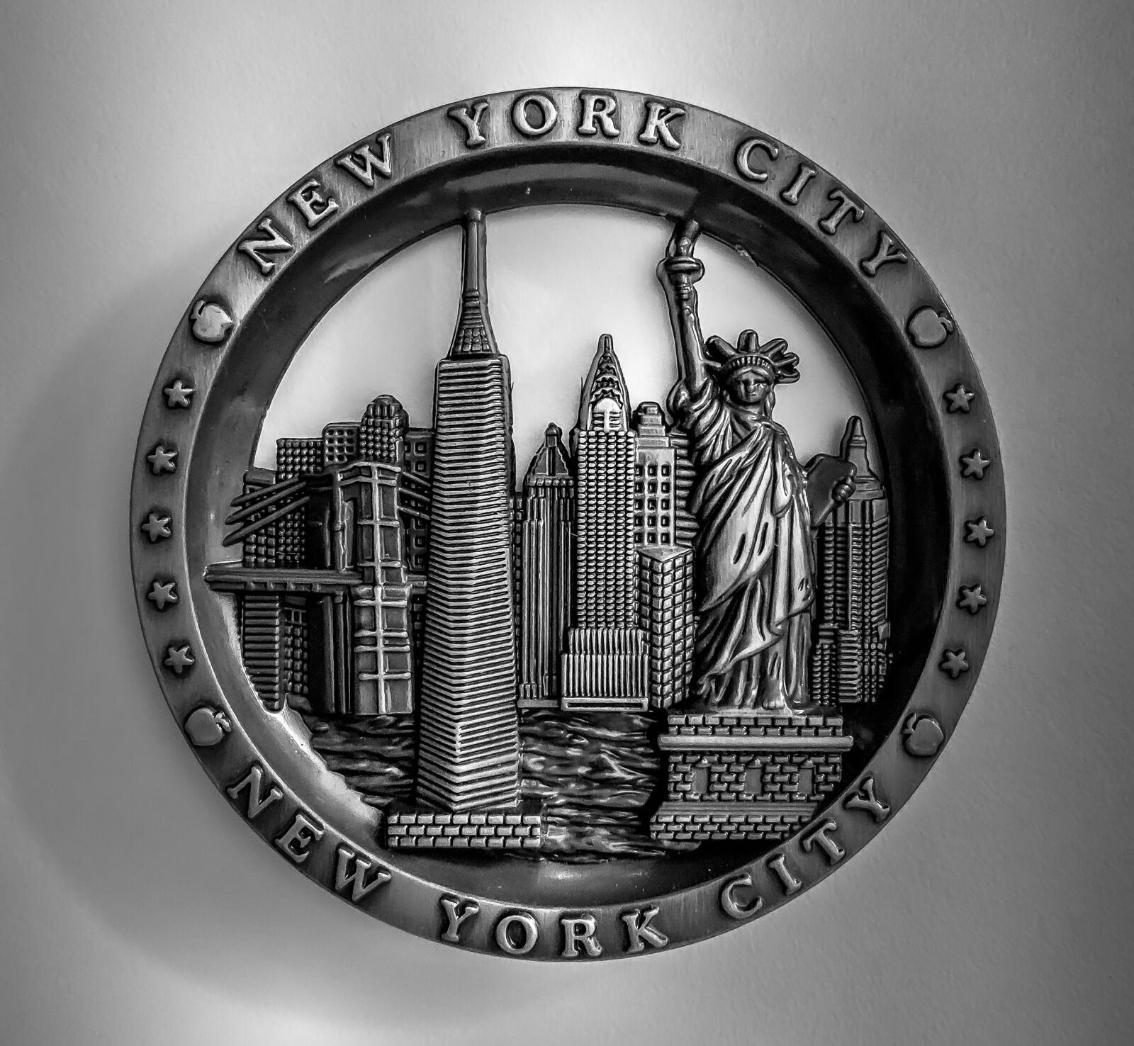 Apple iPhone XS sample photo. Magnet, new york, metal photography