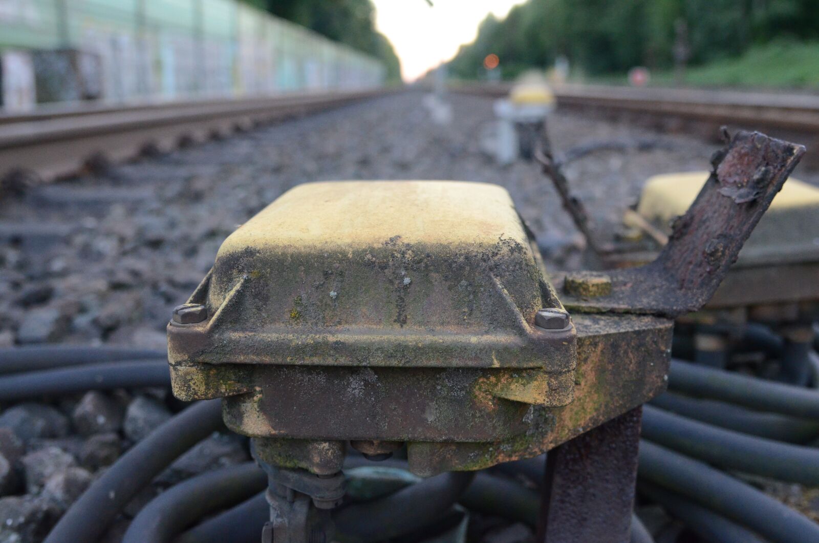 Nikon D7000 sample photo. Train, platform, level crossing photography