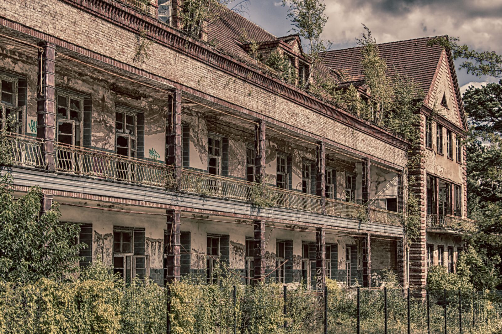 Canon EOS 80D sample photo. Lost places, beelitz, hospital photography